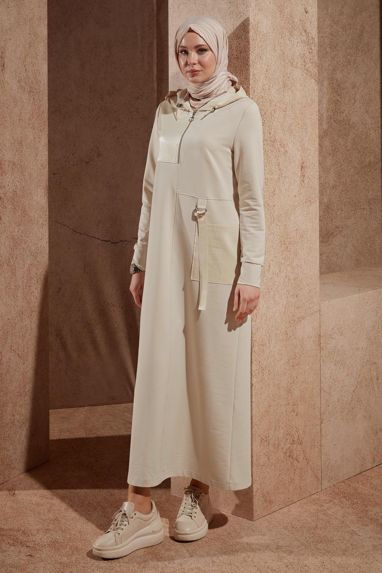 Tesettür giyim BEJ KAPÜŞONLU EŞOFMAN ELBİSE 44443