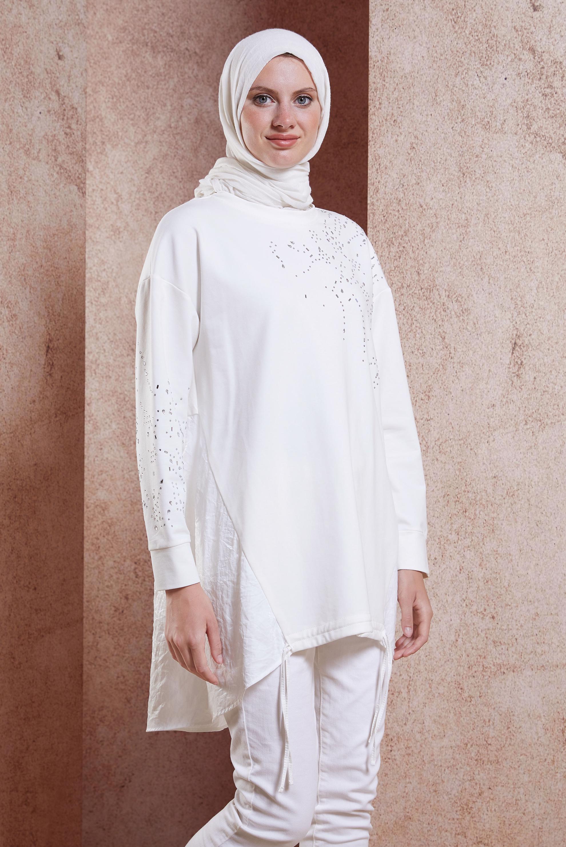 Tesettür giyim BEYAZ TAŞ BASKILI EŞOFMAN TUNİK 44450