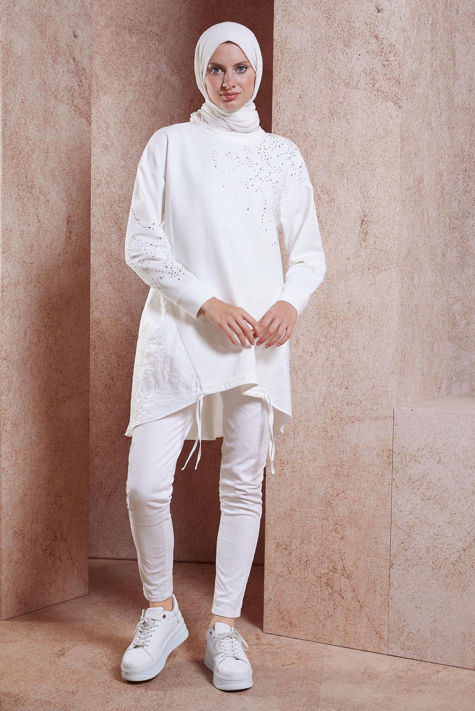 Tesettür giyim BEYAZ TAŞ BASKILI EŞOFMAN TUNİK 44450