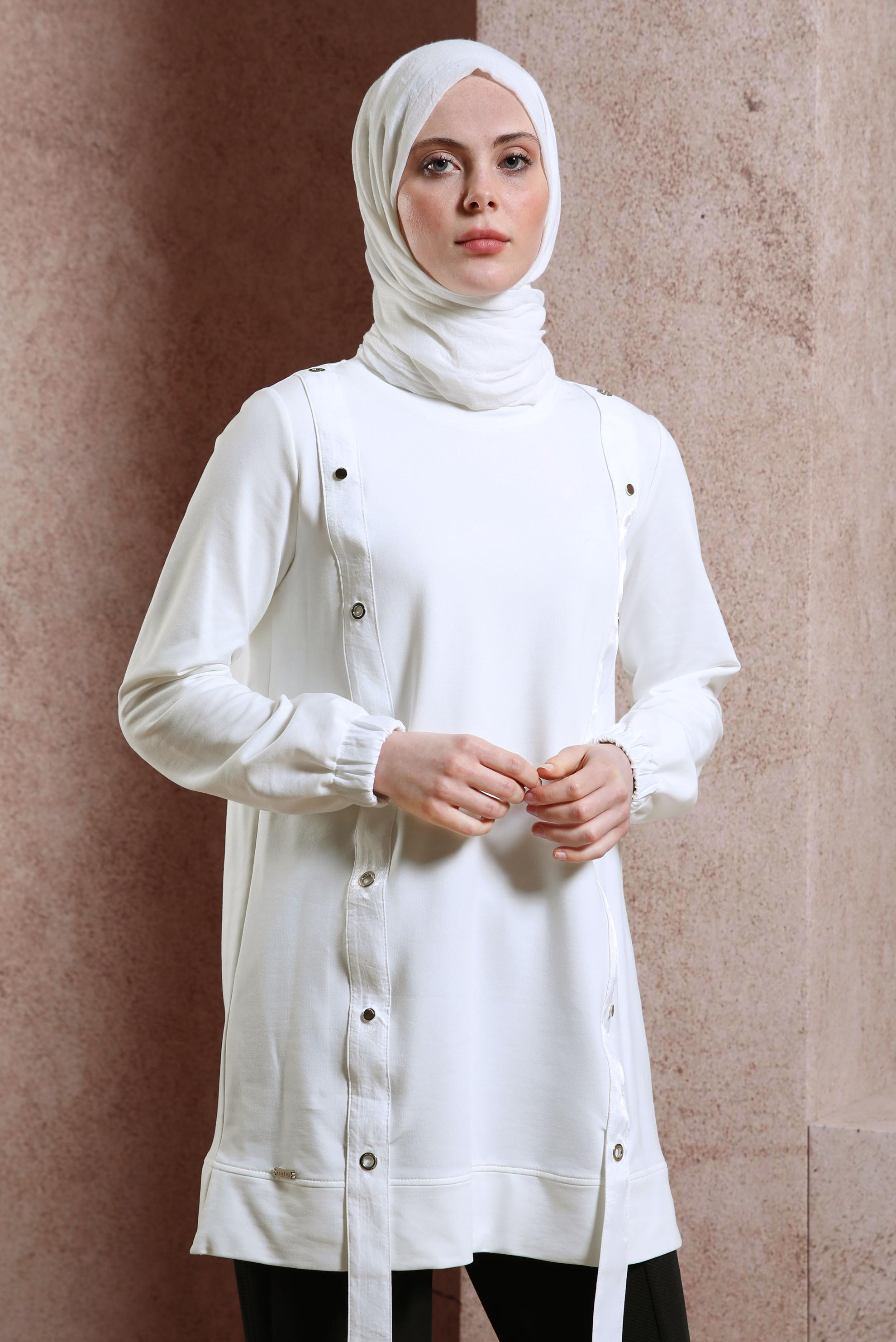 Tesettür giyim BEYAZ KUŞGÖZÜ DETAYLI EŞOFMAN TUNİK 44452