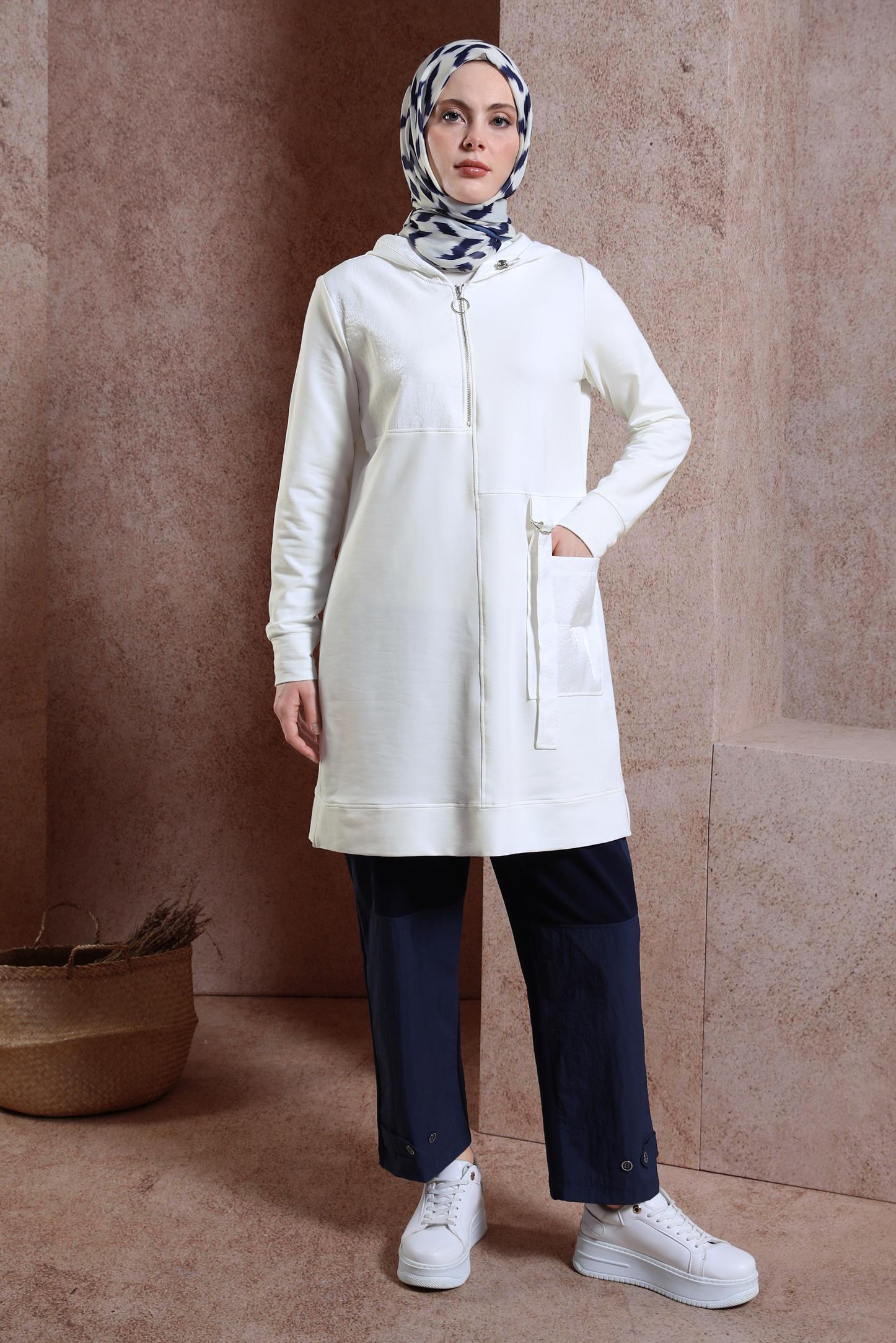 Tesettür giyim BEYAZ KAPÜŞONLU EŞOFMAN TUNİK 44453