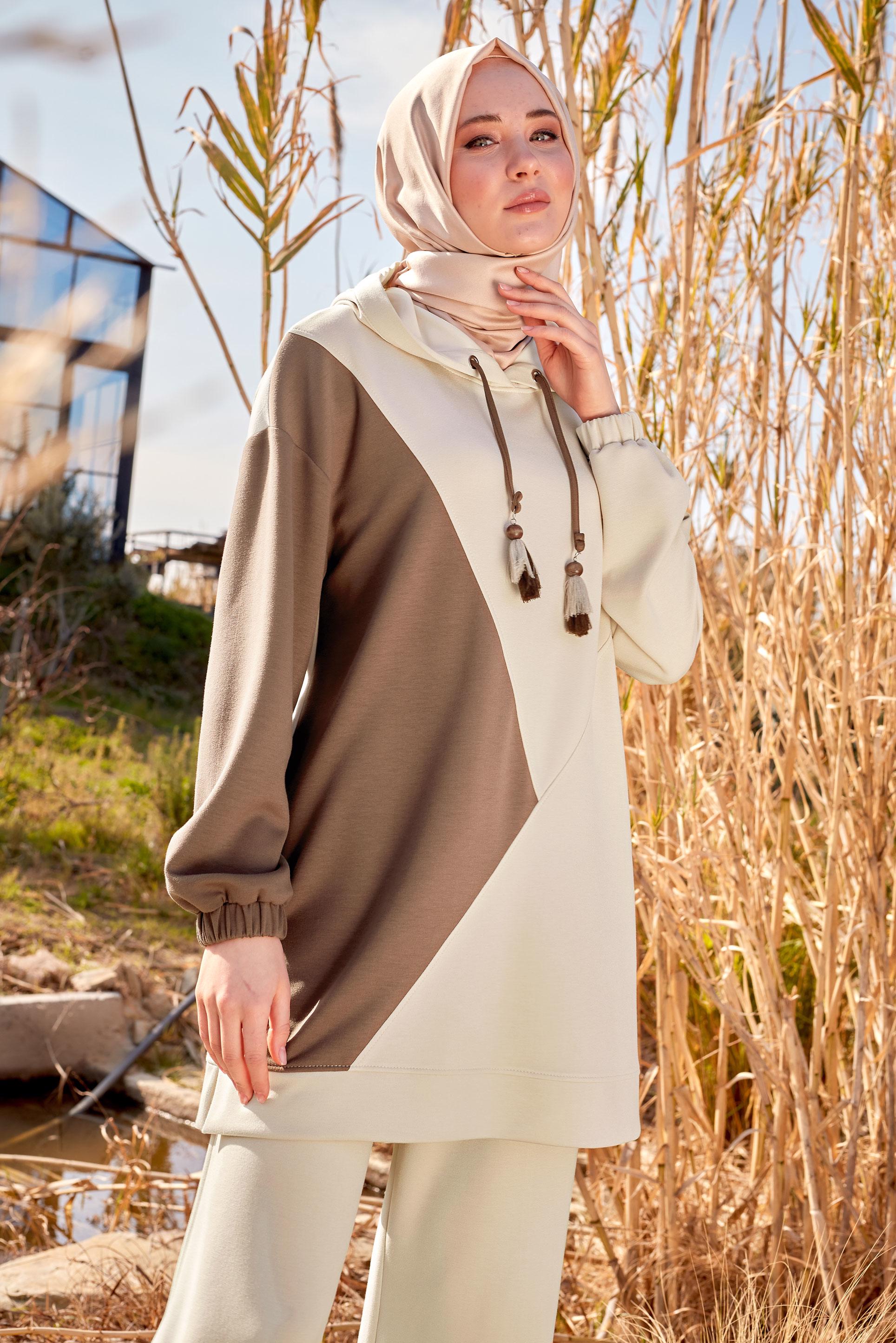 Tesettür giyim BEJ KAPÜŞONLU PANTOLONLU EŞOFMAN TAKIM 44623