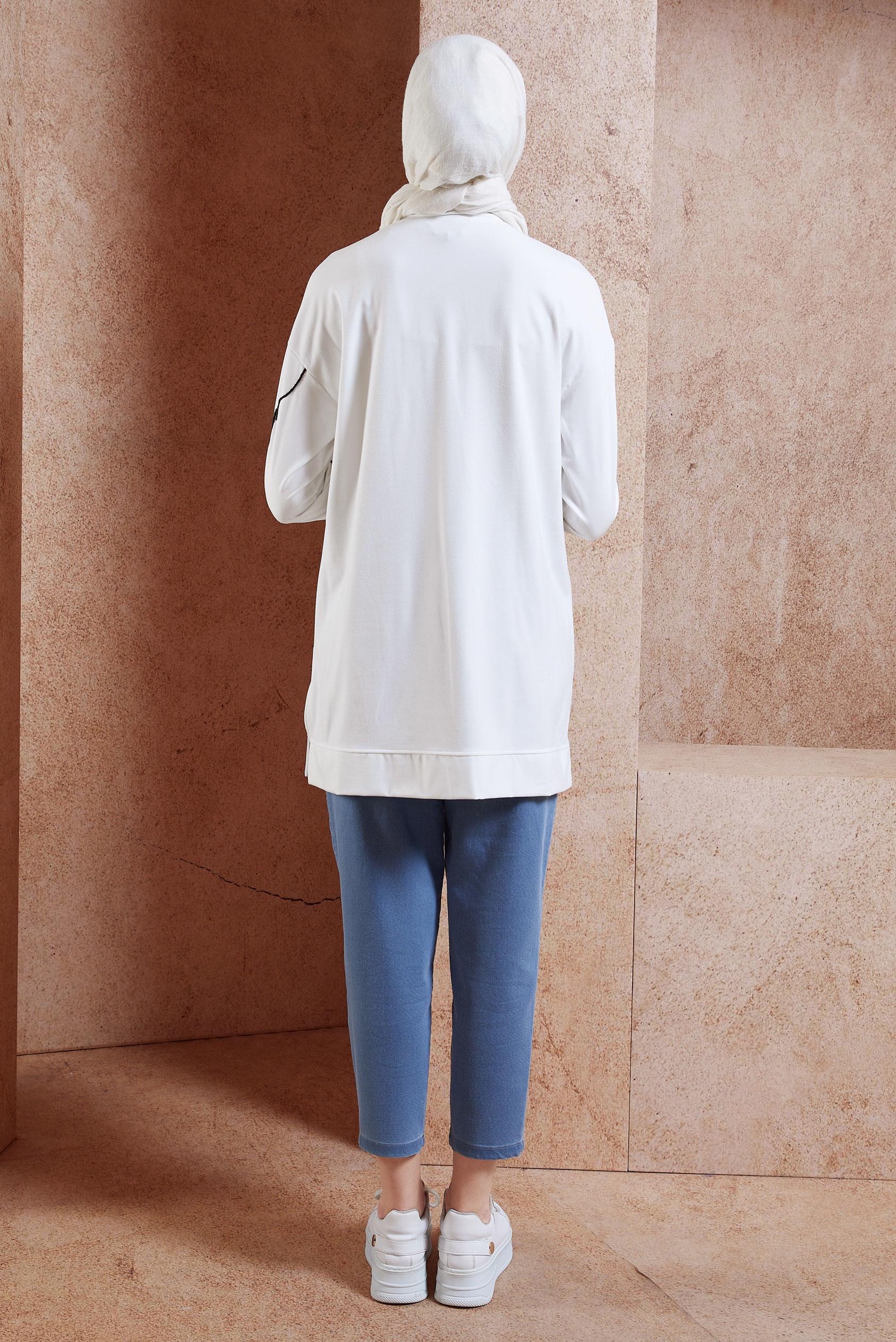 Tesettür giyim BEYAZ NAKIŞ DETAYLI EŞOFMAN TUNİK 44624