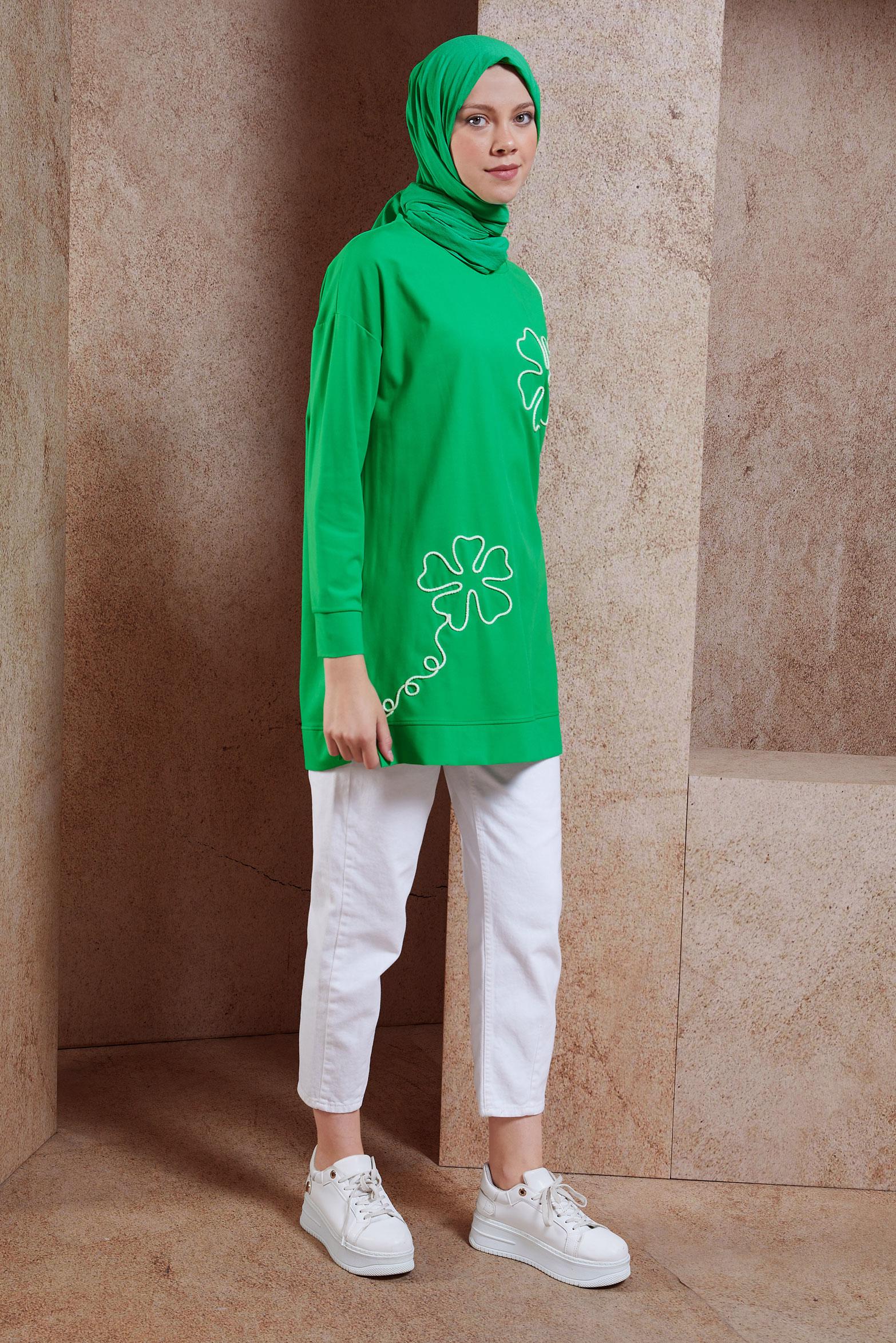 Tesettür giyim YEŞİL NAKIŞ DETAYLI EŞOFMAN TUNİK 44624