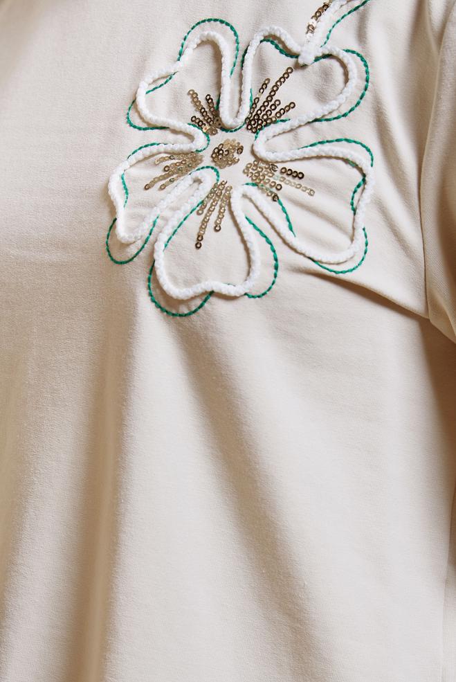 Tesettür giyim YEŞİL ETEKLİ İŞLEMELİ EŞOFMAN TAKIM 44699 - ALVİNA