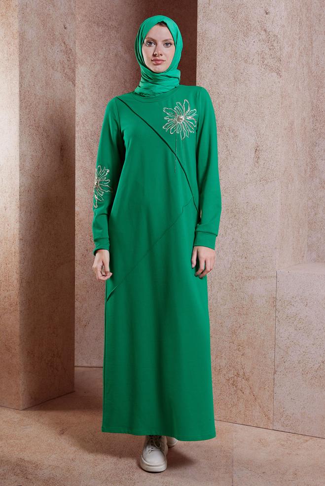 Tesettür giyim YEŞİL İŞLEME DETAYLI EŞOFMAN ELBİSE 44708 - ALVİNA