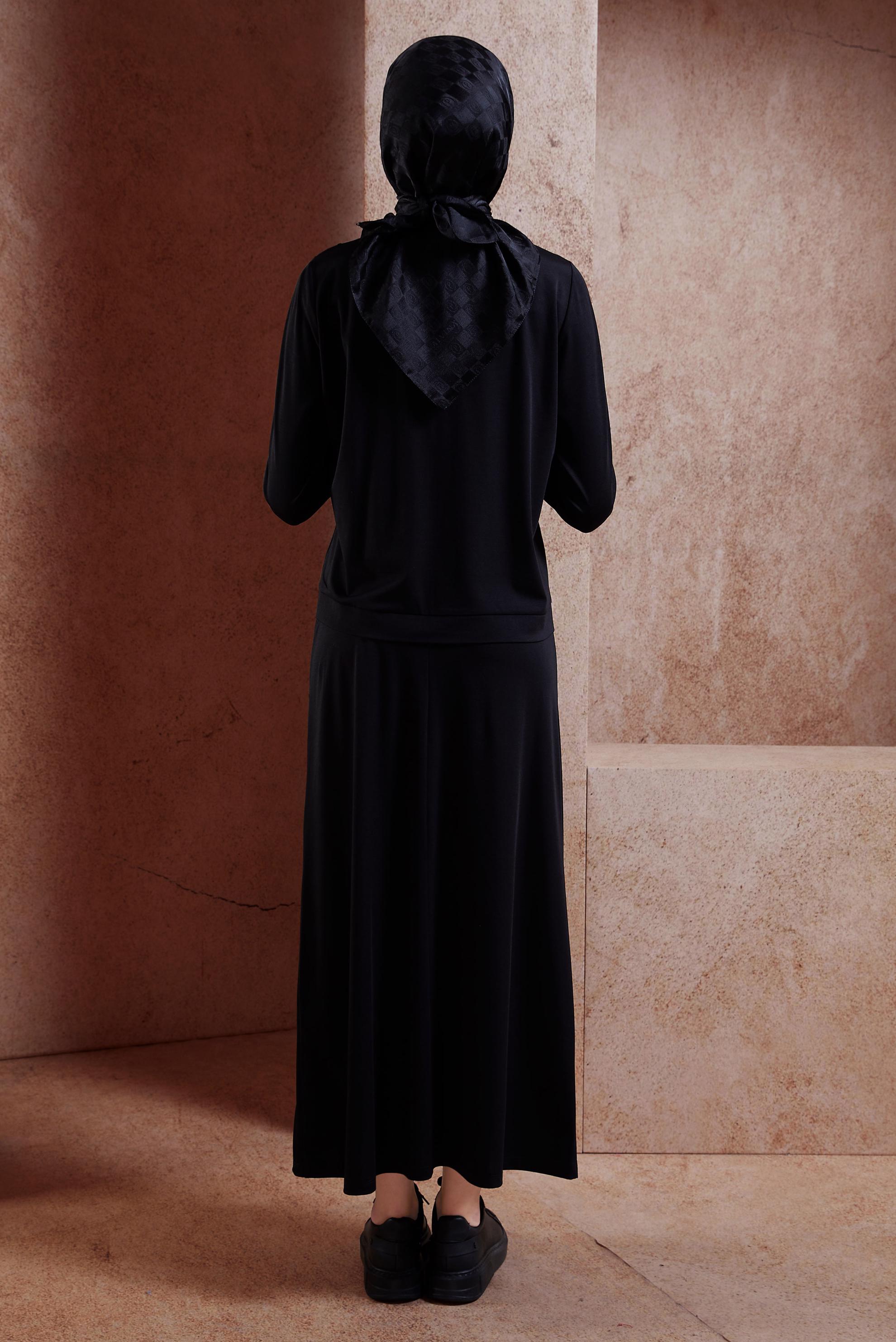 Tesettür giyim SİYAH BROŞ DETAYLI ETEKLİ EŞOFMAN TAKIM 44726