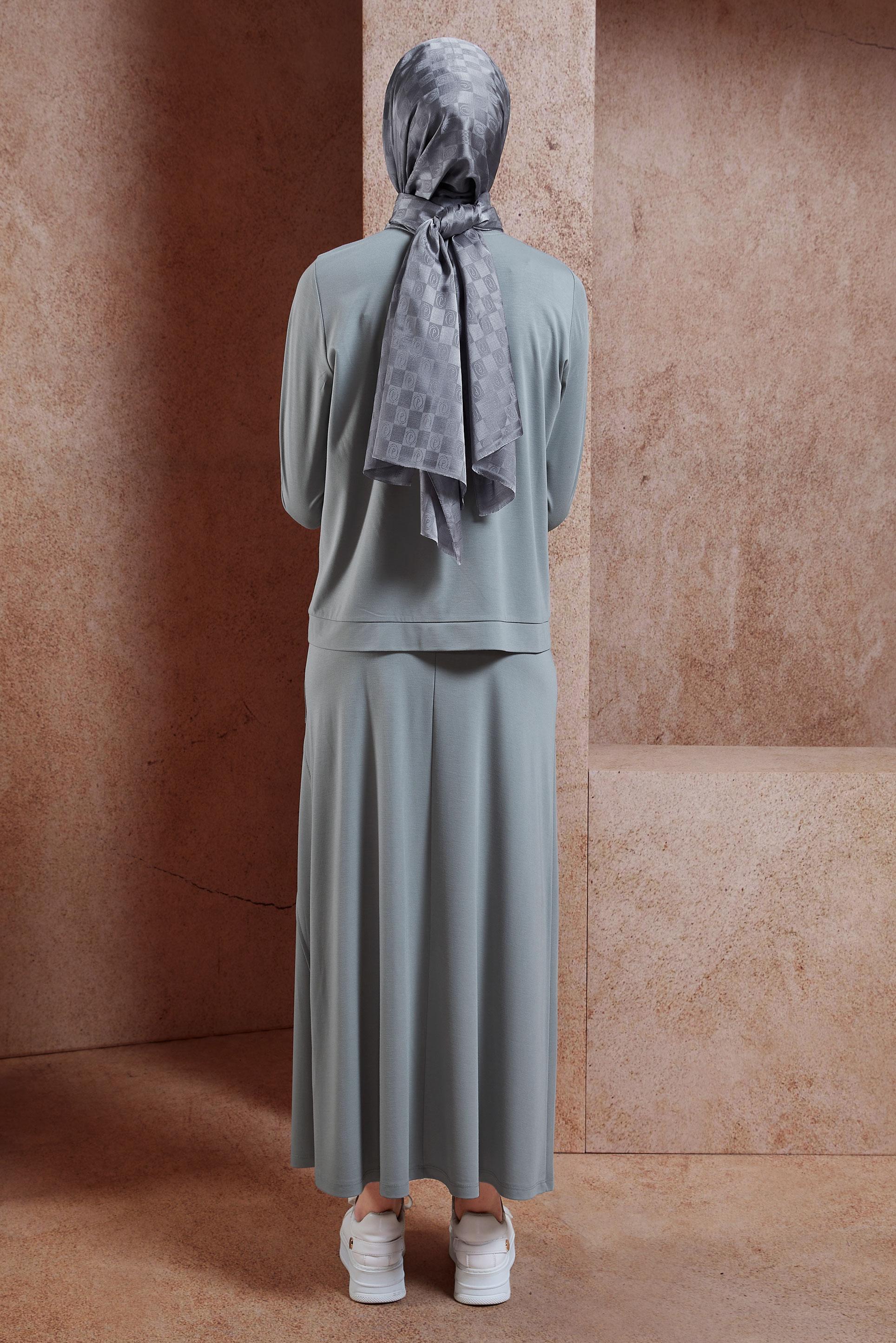 Tesettür giyim GRİ BROŞ DETAYLI ETEKLİ EŞOFMAN TAKIM 44726