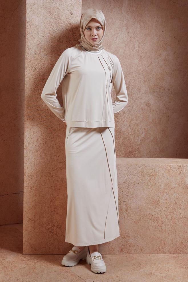 Tesettür giyim KUM BROŞ DETAYLI ETEKLİ EŞOFMAN TAKIM 44726 - ALVİNA