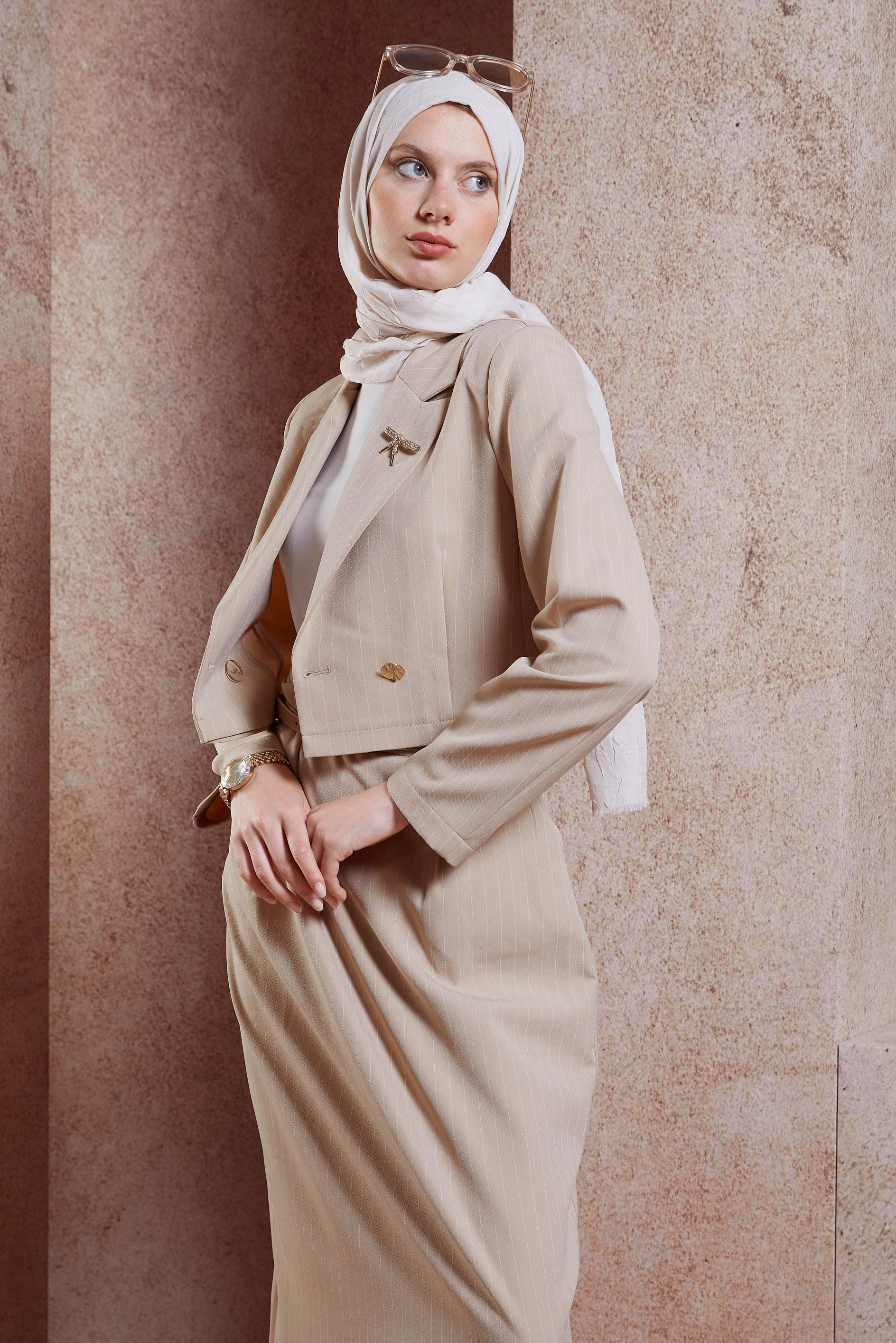 Tesettür giyim BEJ ÇİZGİLİ BROŞLU ETEKLİ TAKIM 44719