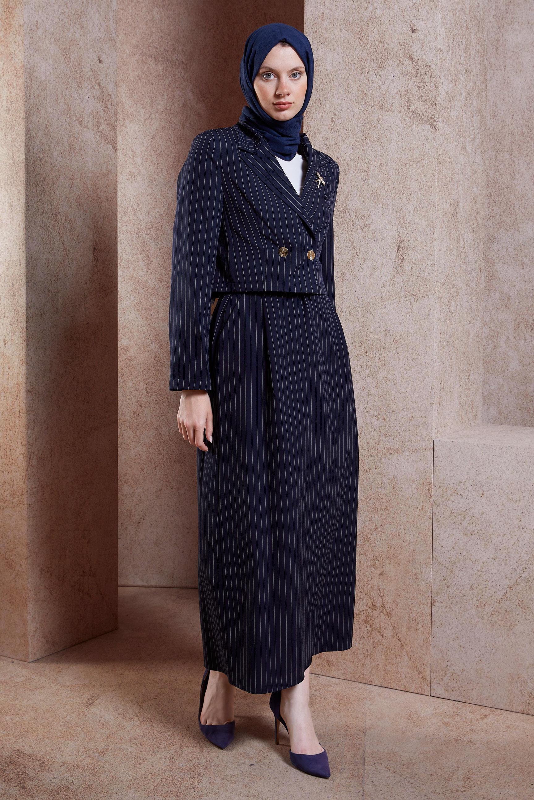 Tesettür giyim LACİVERT ÇİZGİLİ BROŞLU ETEKLİ TAKIM 44719