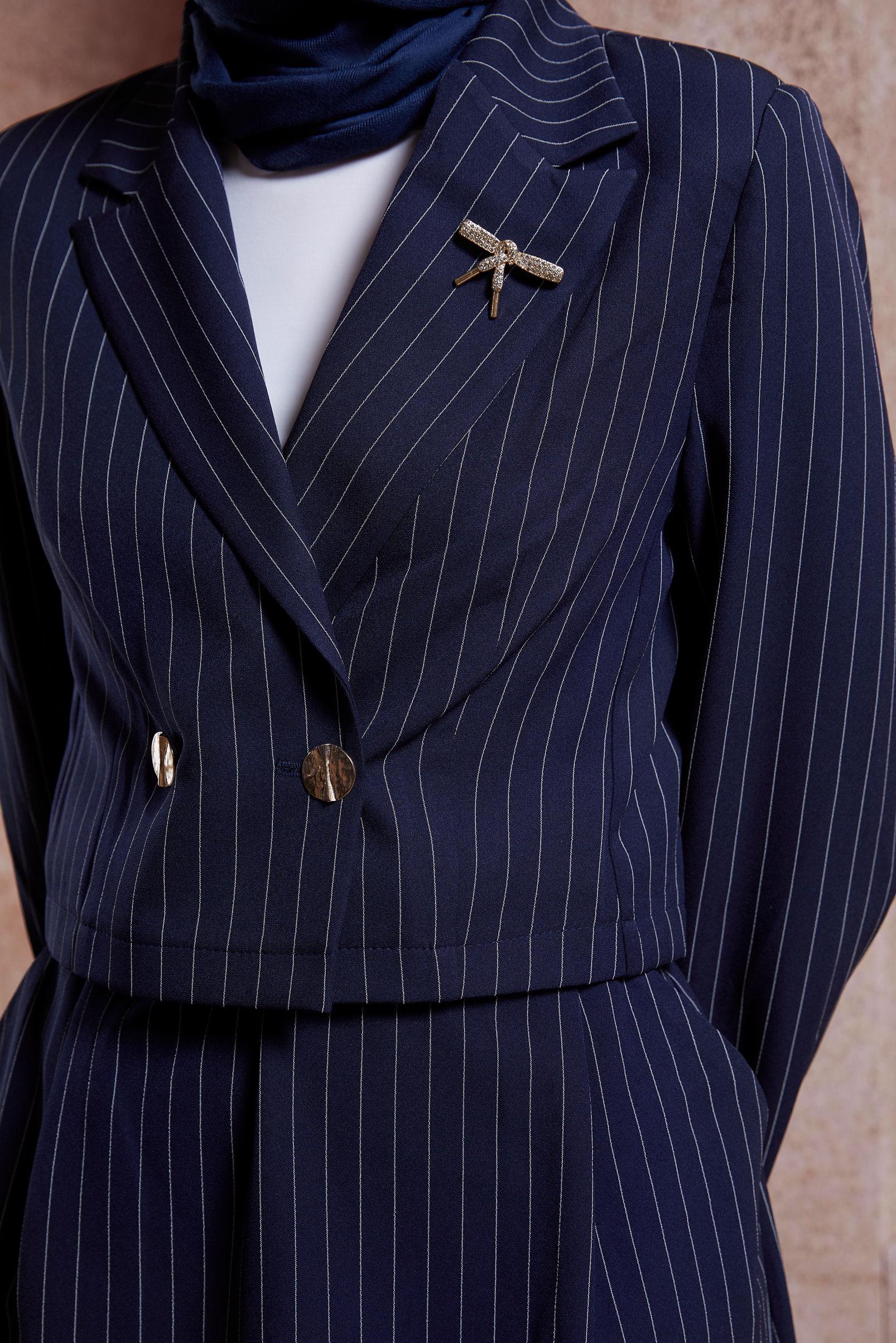 Tesettür giyim LACİVERT ÇİZGİLİ BROŞLU ETEKLİ TAKIM 44719