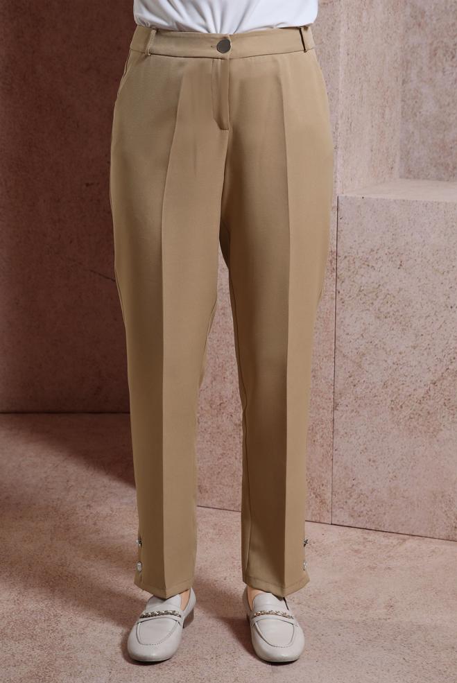 Tesettür giyim KUM DÜĞME DETAYLI PANTOLON 70703 - ALVİNA