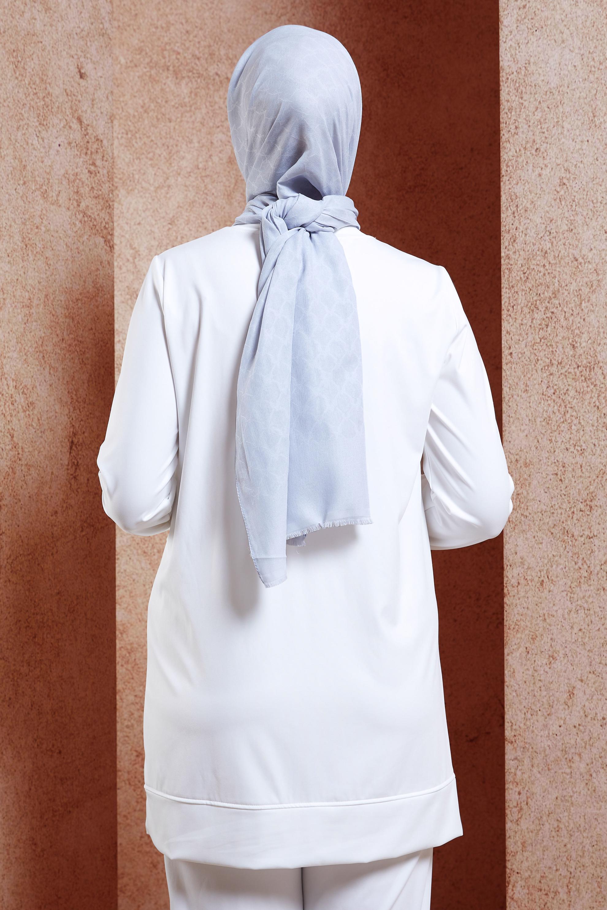 Tesettür giyim GÜMÜŞ ALVİNA MONOGRAM ŞAL 3100