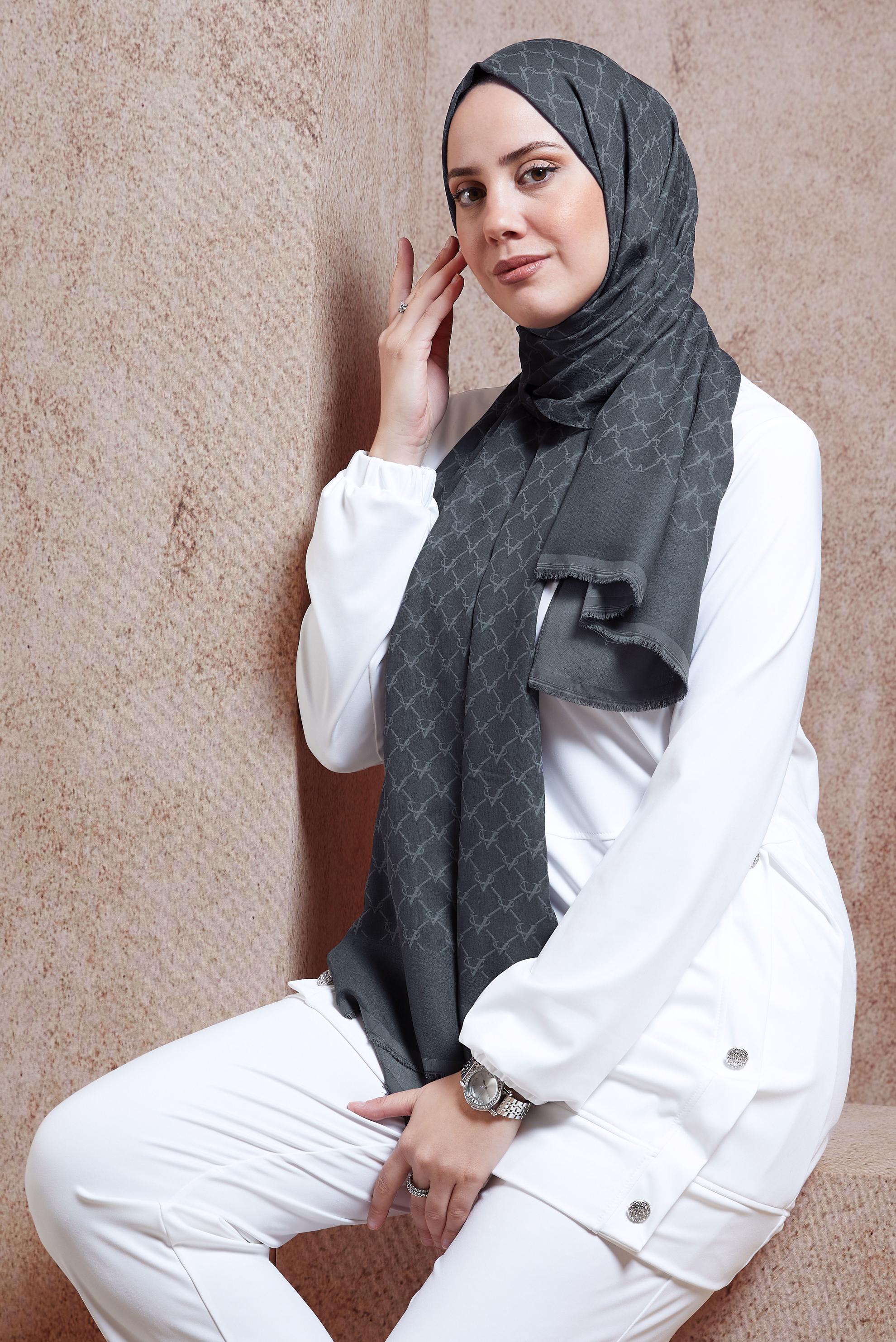 Tesettür giyim GRİ ALVİNA MONOGRAM ŞAL 3100