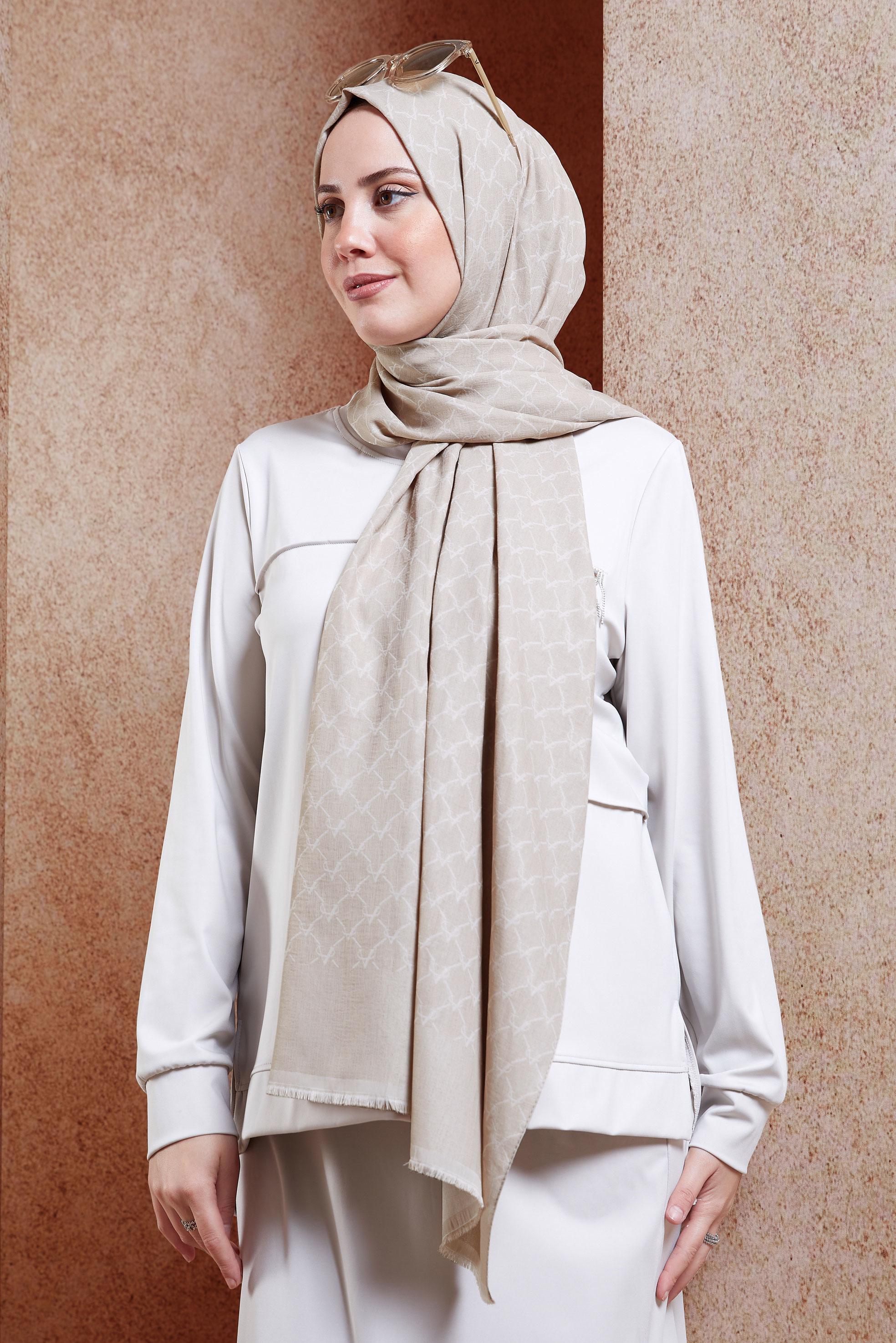 Tesettür giyim BEJ ALVİNA MONOGRAM ŞAL 3100