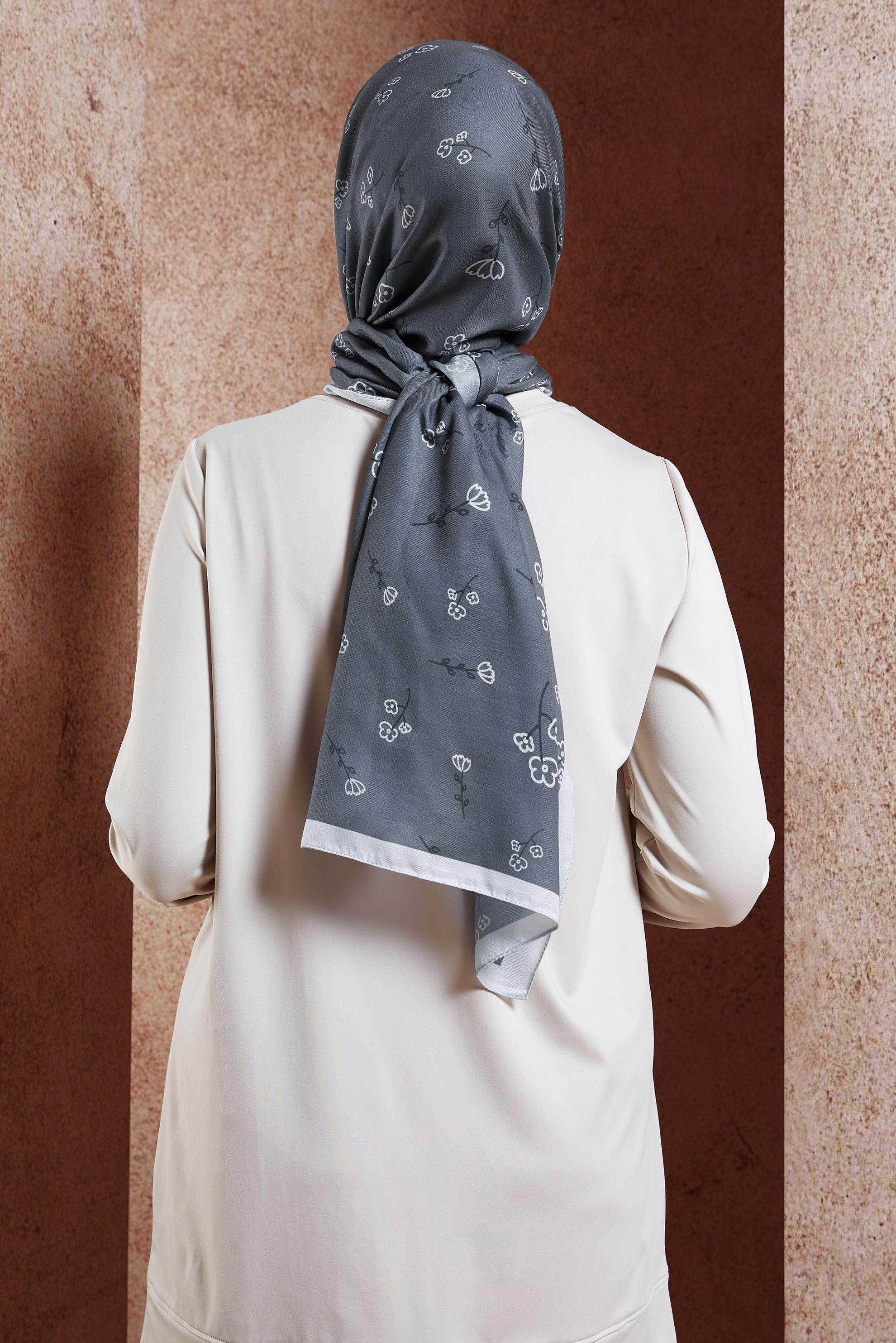 Tesettür giyim GRİ ALVİNA ÇİÇEK DESENLİ ŞAL 7469