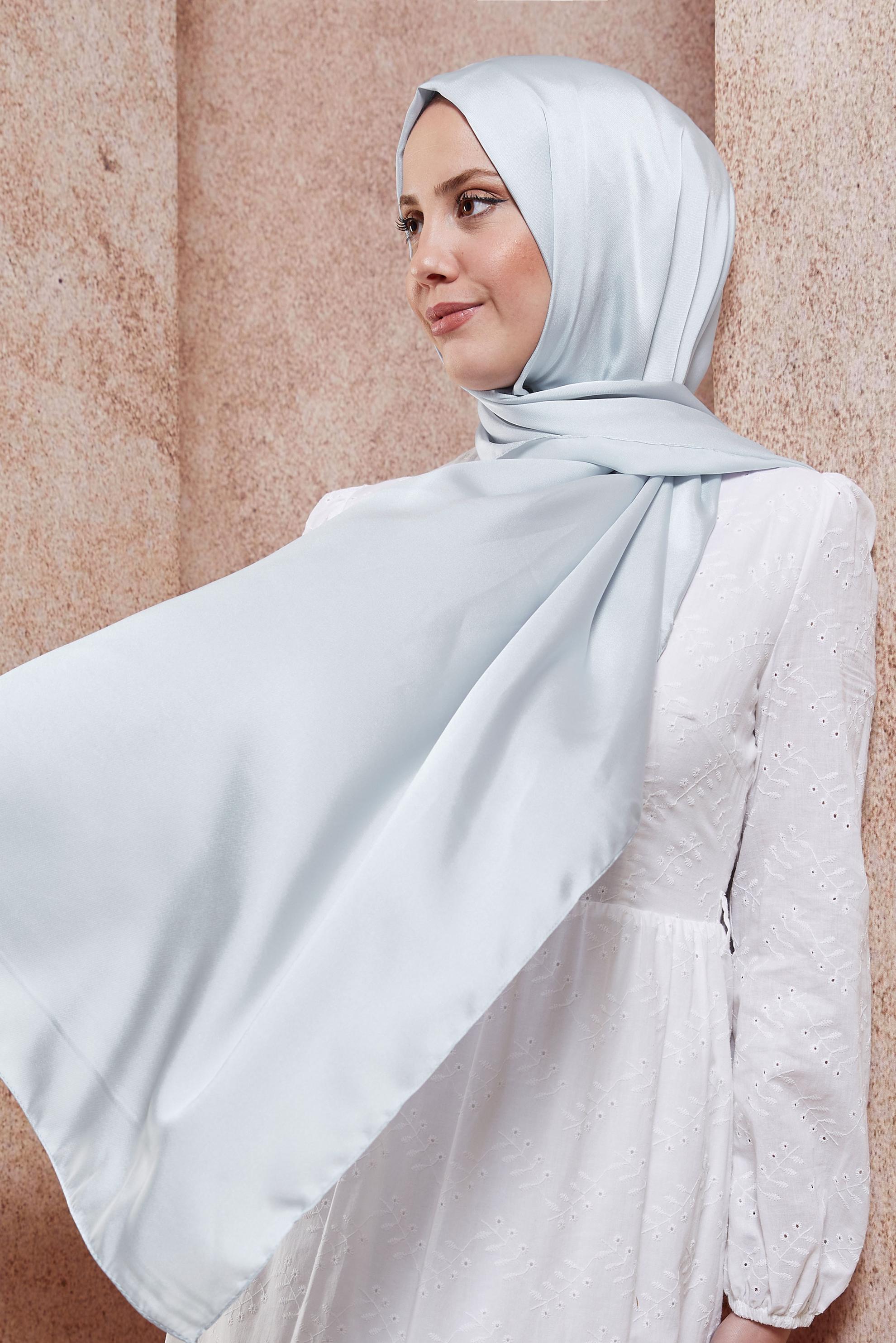 Tesettür giyim GÜMÜŞ ALVİNA ŞAL 8401