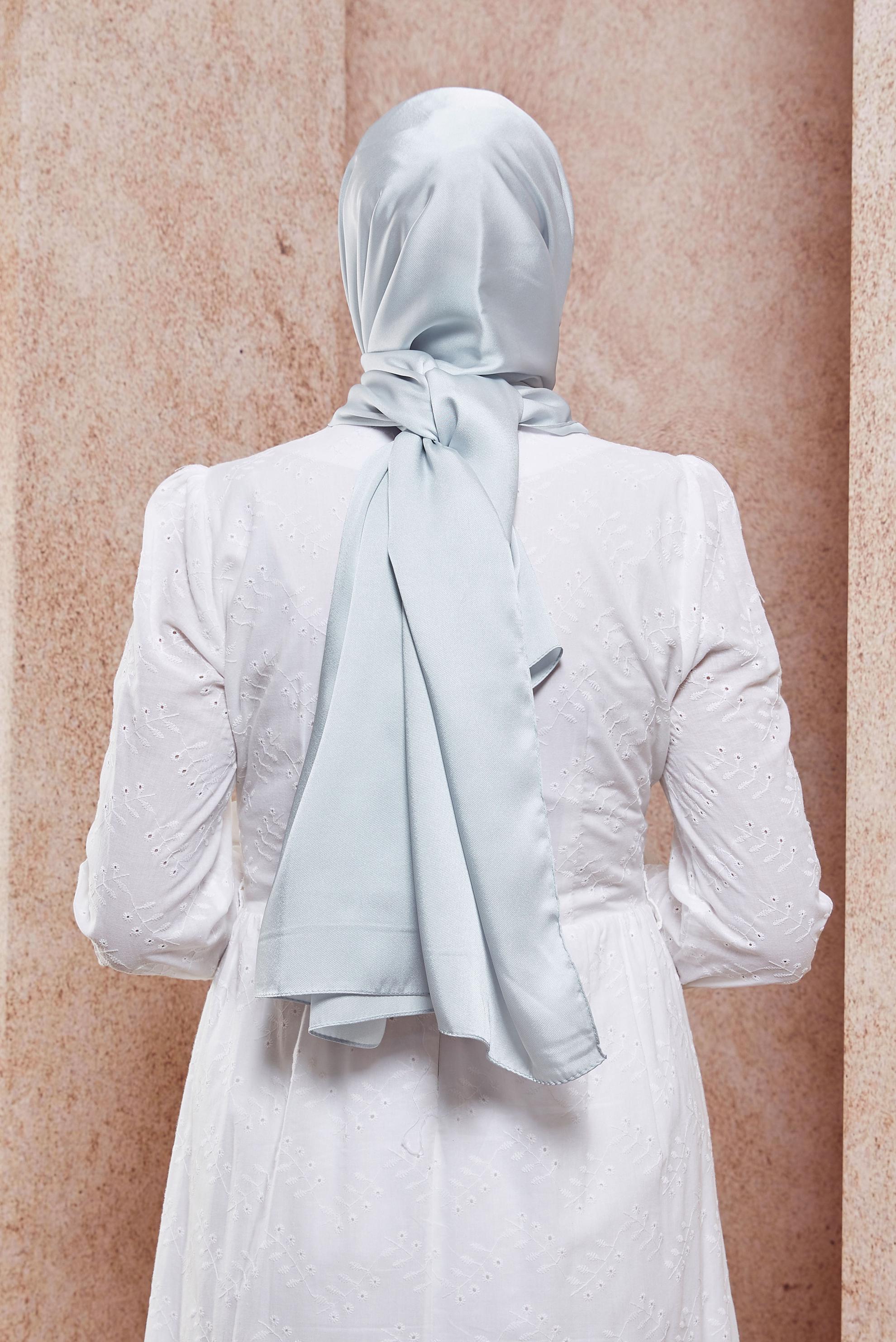 Tesettür giyim GÜMÜŞ ALVİNA ŞAL 8401