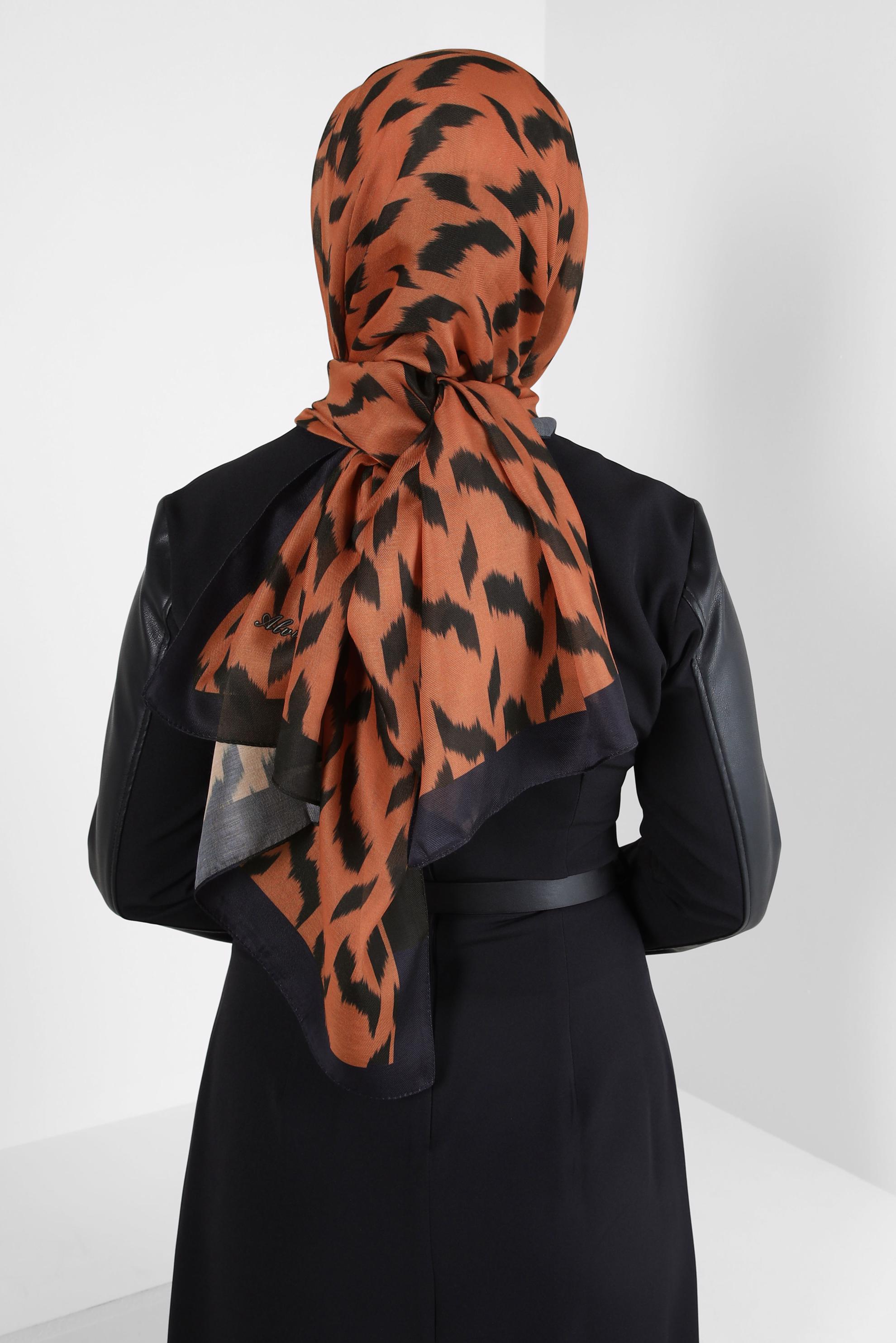 Vêtements hijab NOIR CHÂLE DOUX À MOTIFS ALVINA 8410