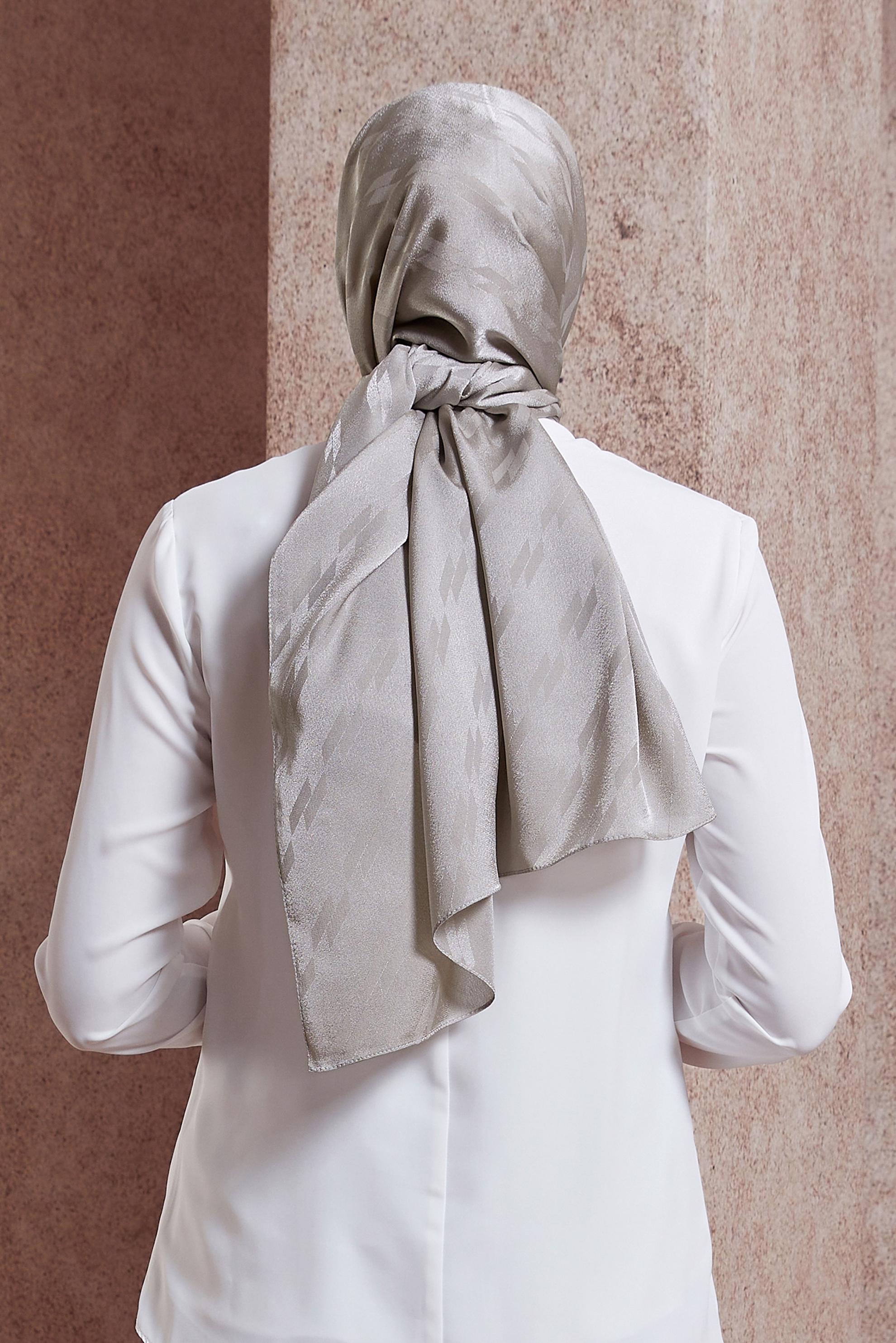 Tesettür giyim BEJ ALVİNA ŞAL 8420 