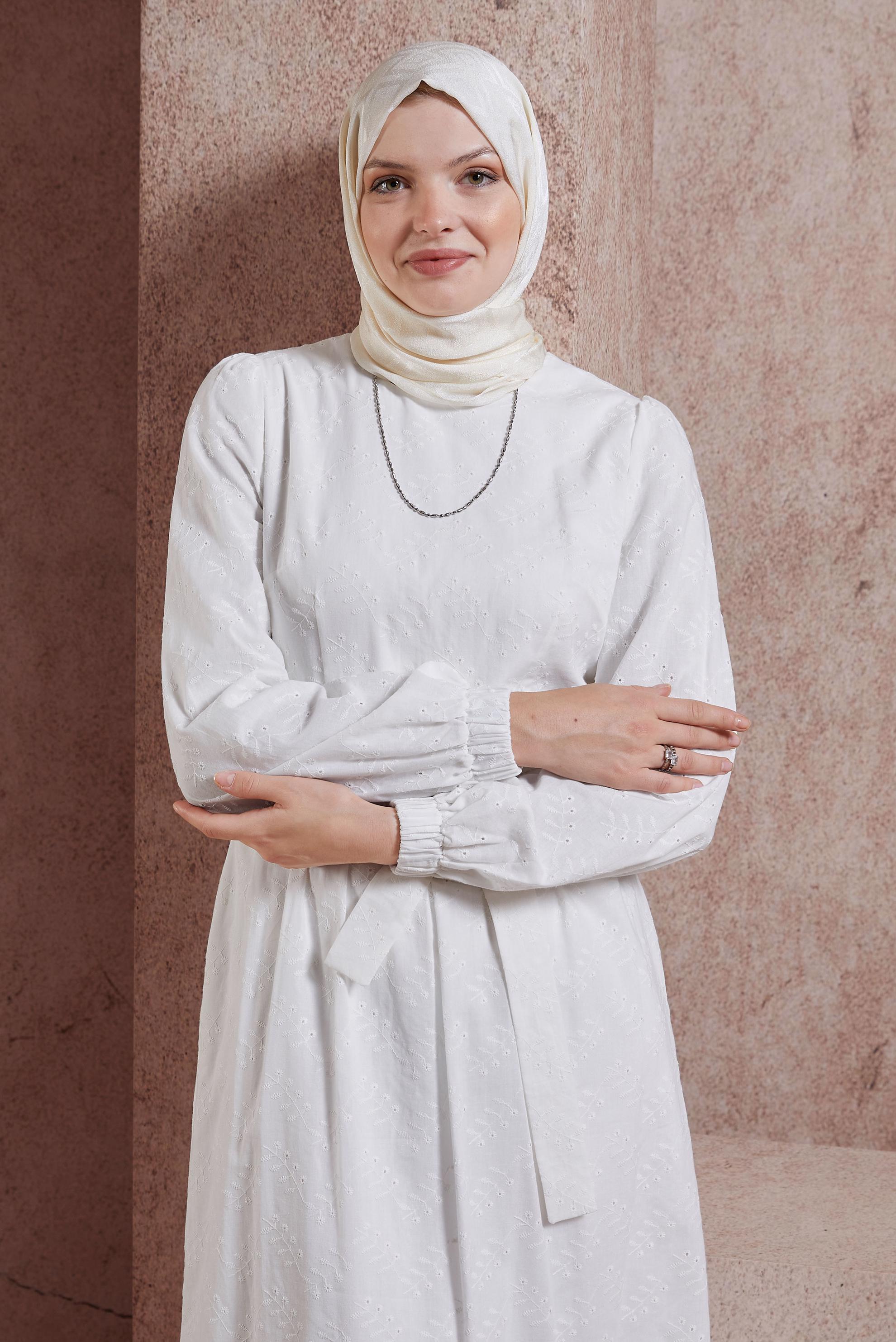 Tesettür giyim EKRU ALVİNA ŞAL 8421