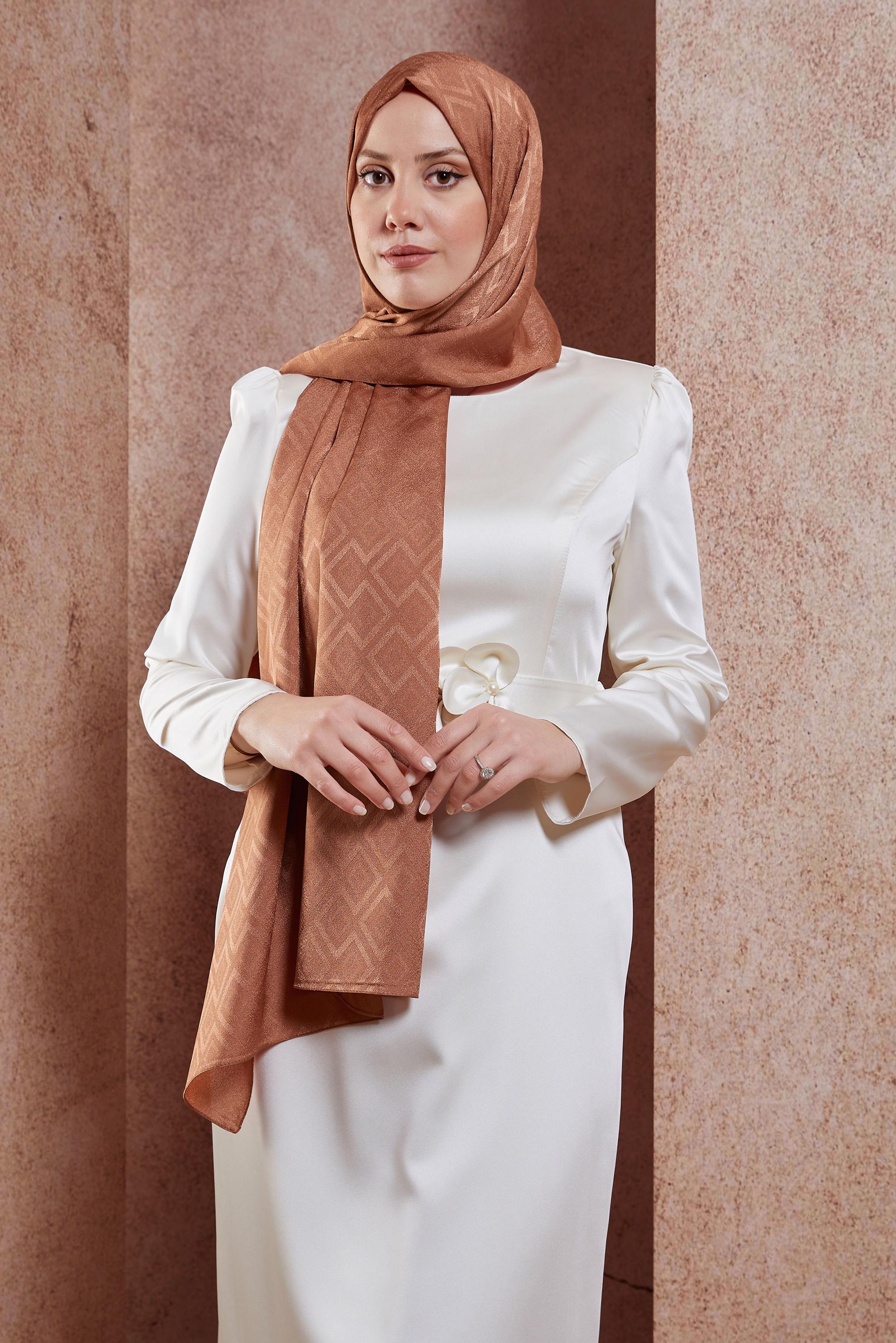 Tesettür giyim TURUNCU ALVİNA ŞAL 8421