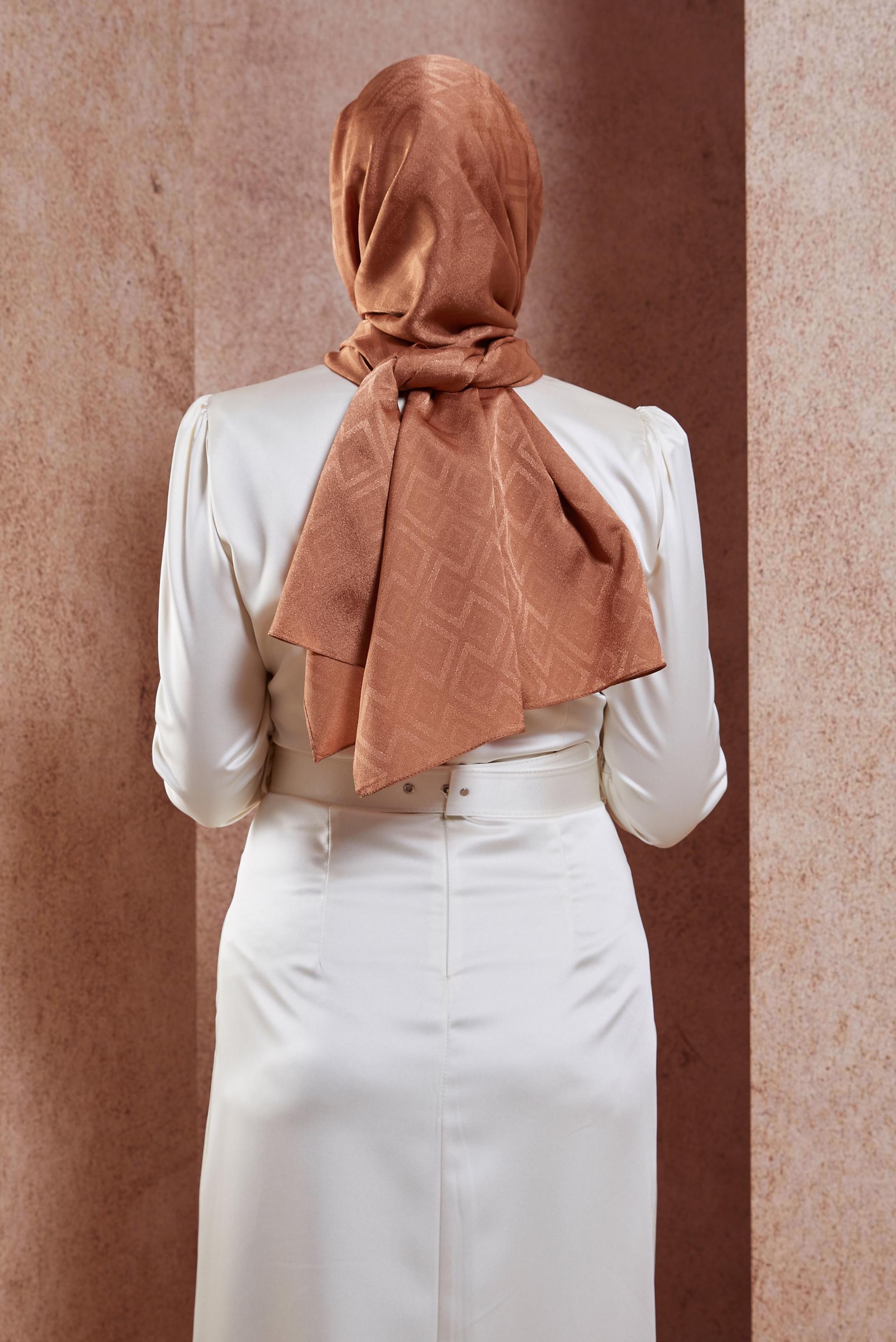 Tesettür giyim TURUNCU ALVİNA ŞAL 8421