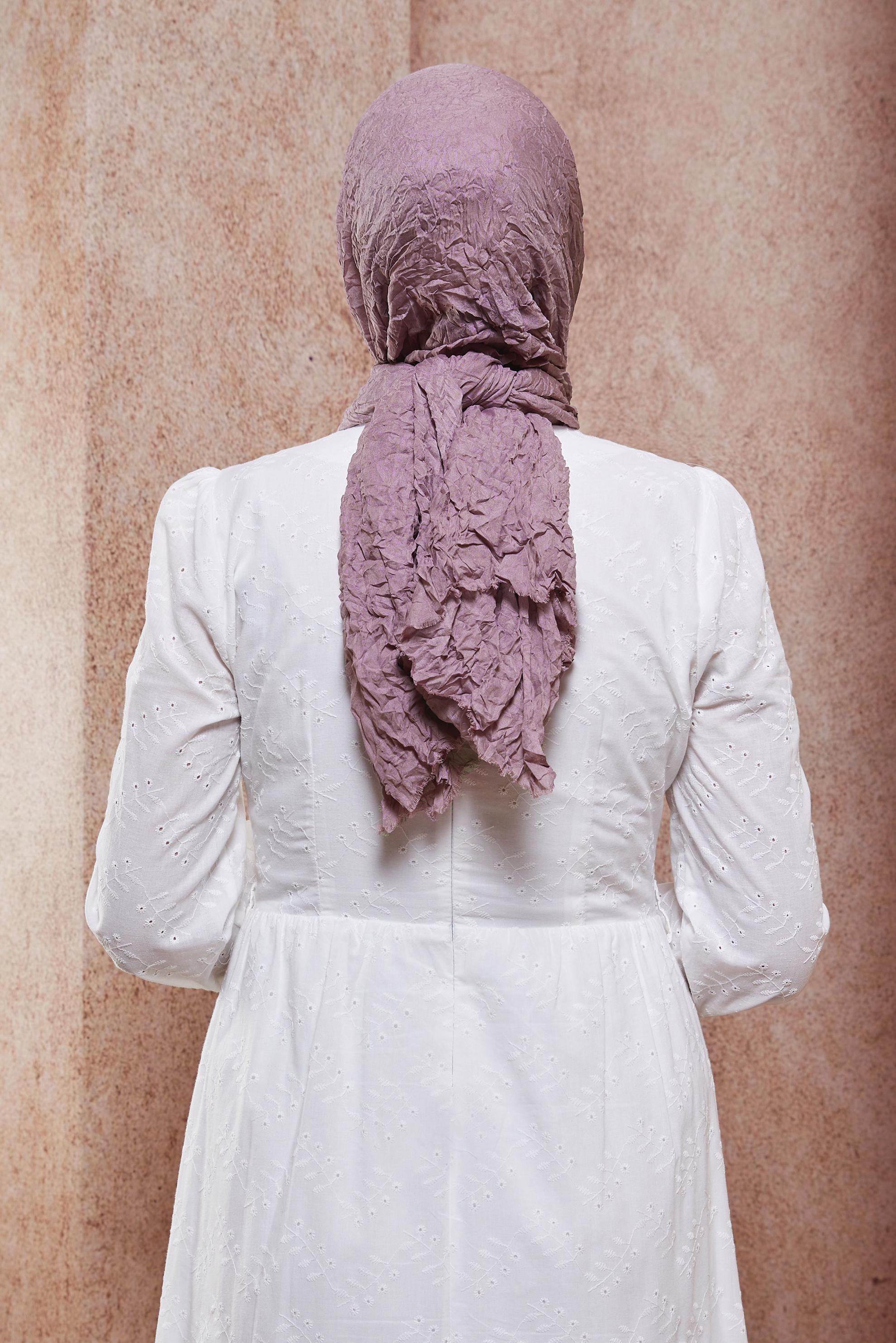 Tesettür giyim MOR ALVİNA KENDİNDEN KIRIŞIK ŞAL 8423