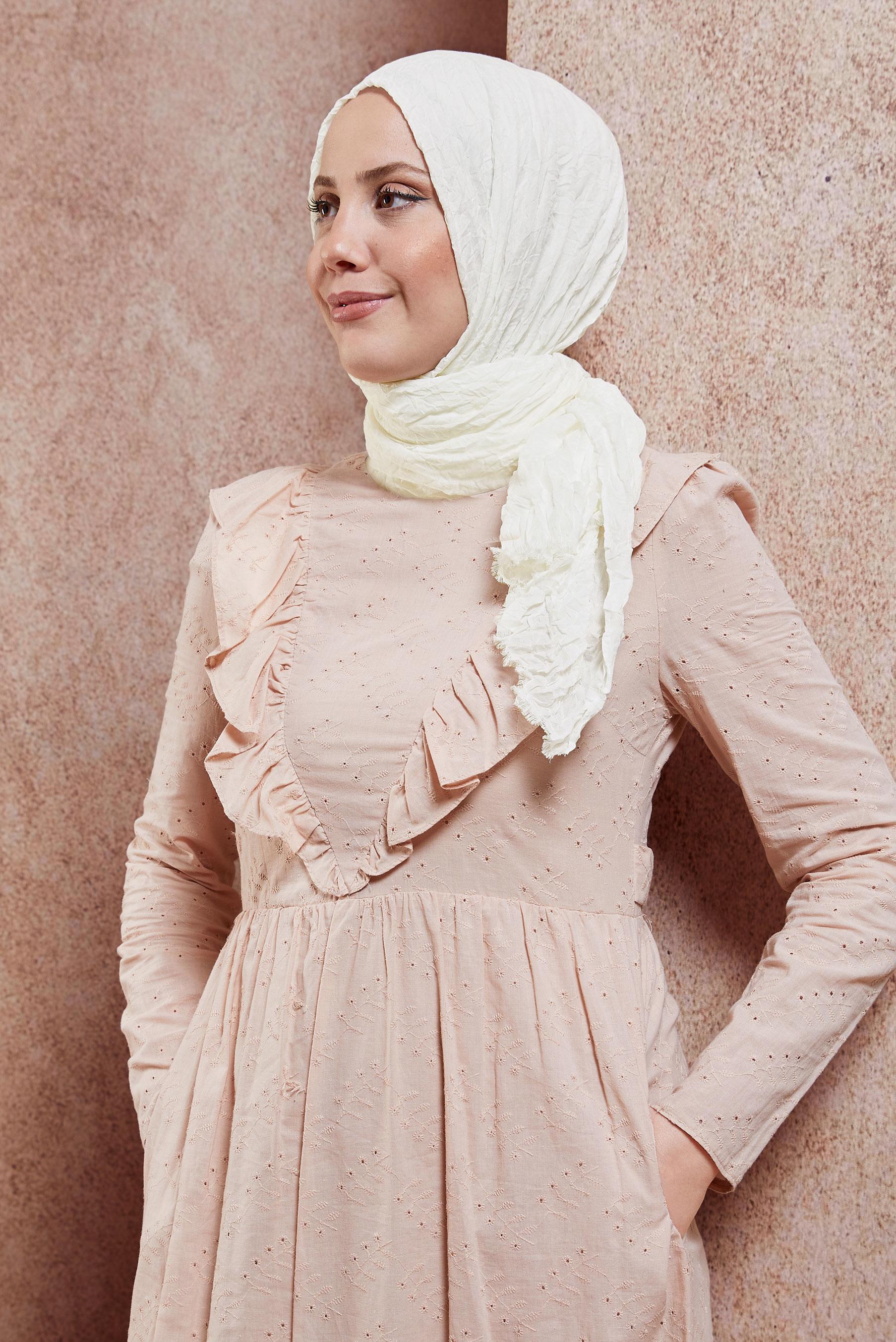 Tesettür giyim EKRU ALVİNA KENDİNDEN KIRIŞIK ŞAL 8423