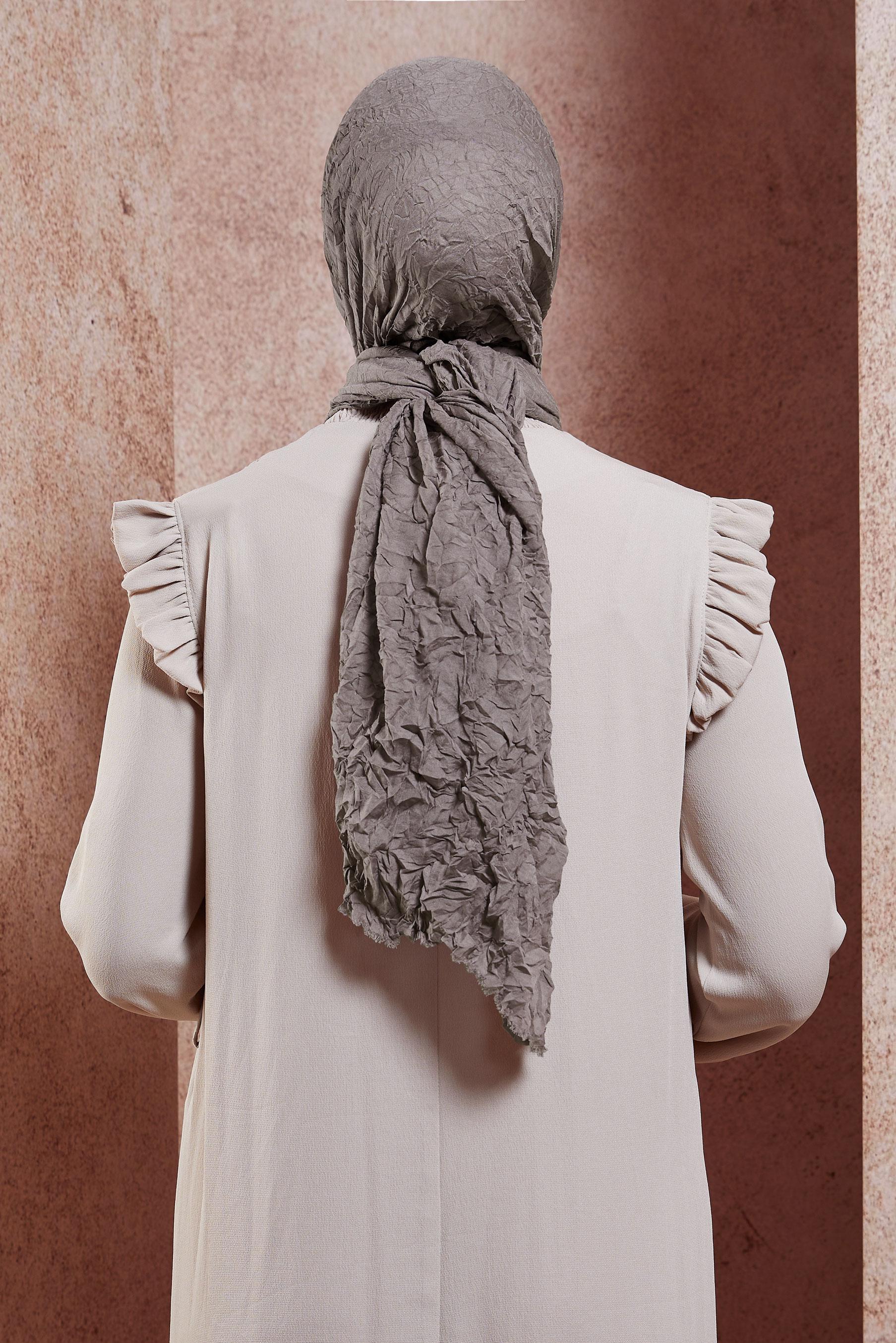 Tesettür giyim VİZON ALVİNA KENDİNDEN KIRIŞIK ŞAL 8423