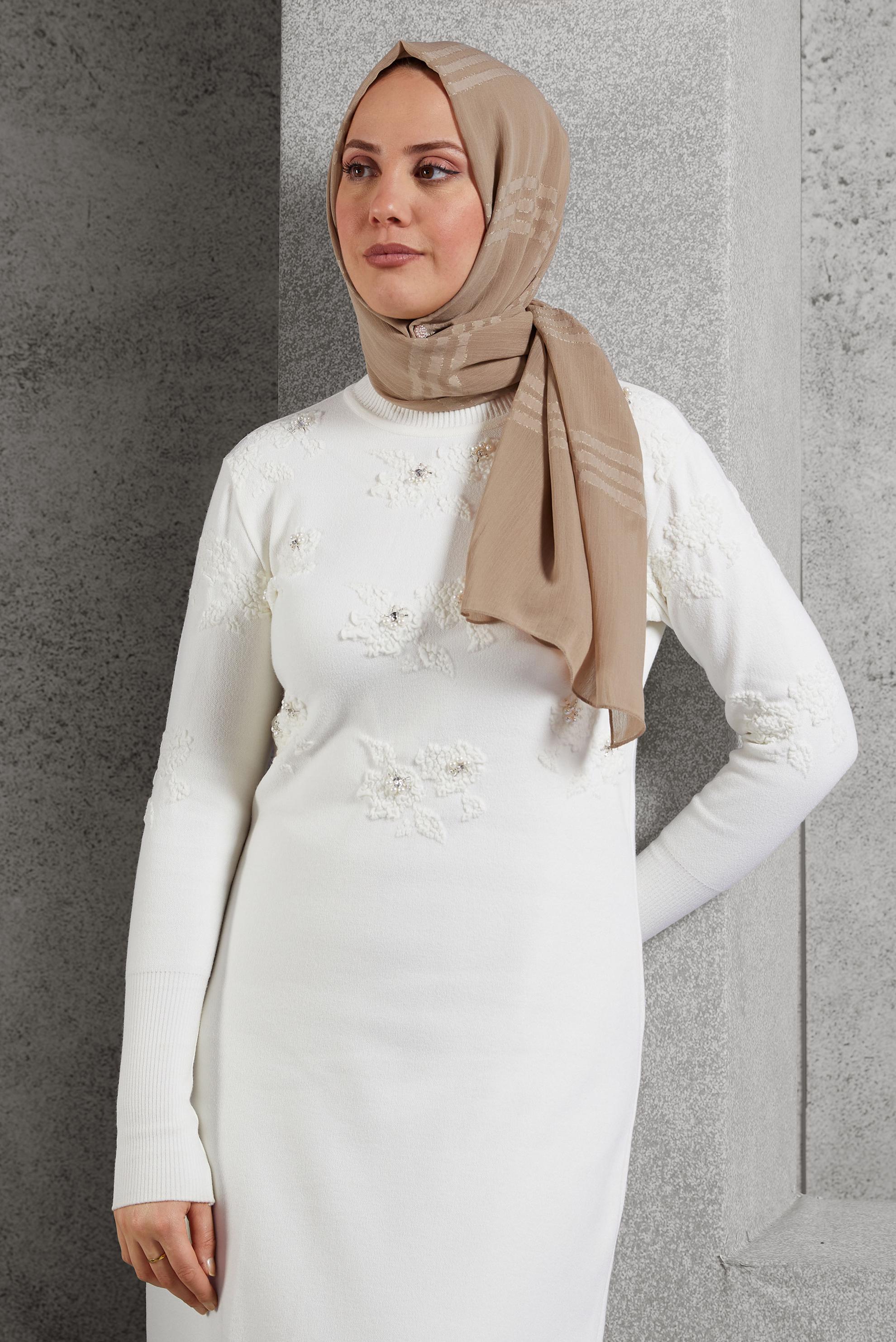 Hijab clothing BEIGE ALVINA SHAWL 8446