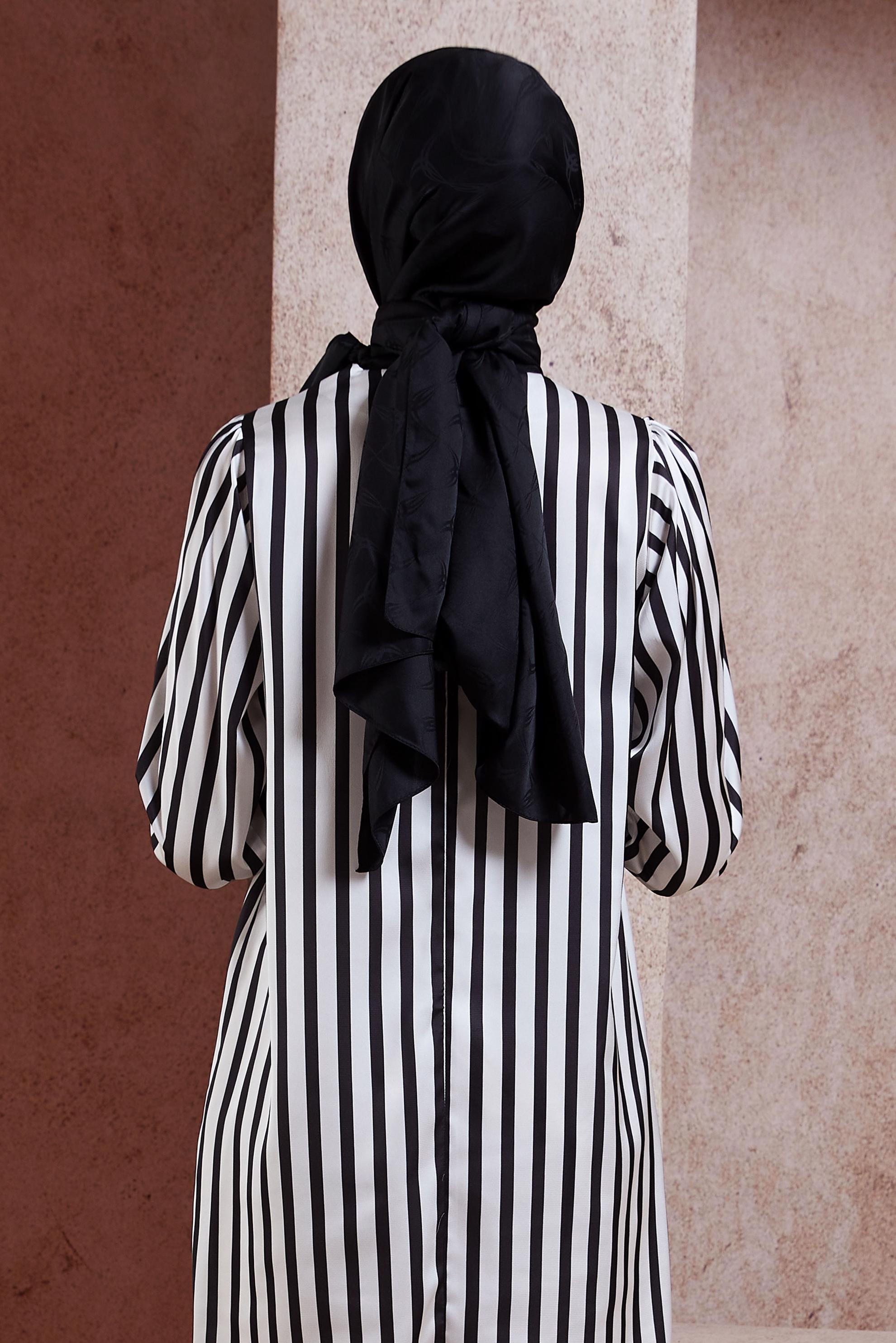 Tesettür giyim SİYAH ALVINA JAKAR ŞAL 8447