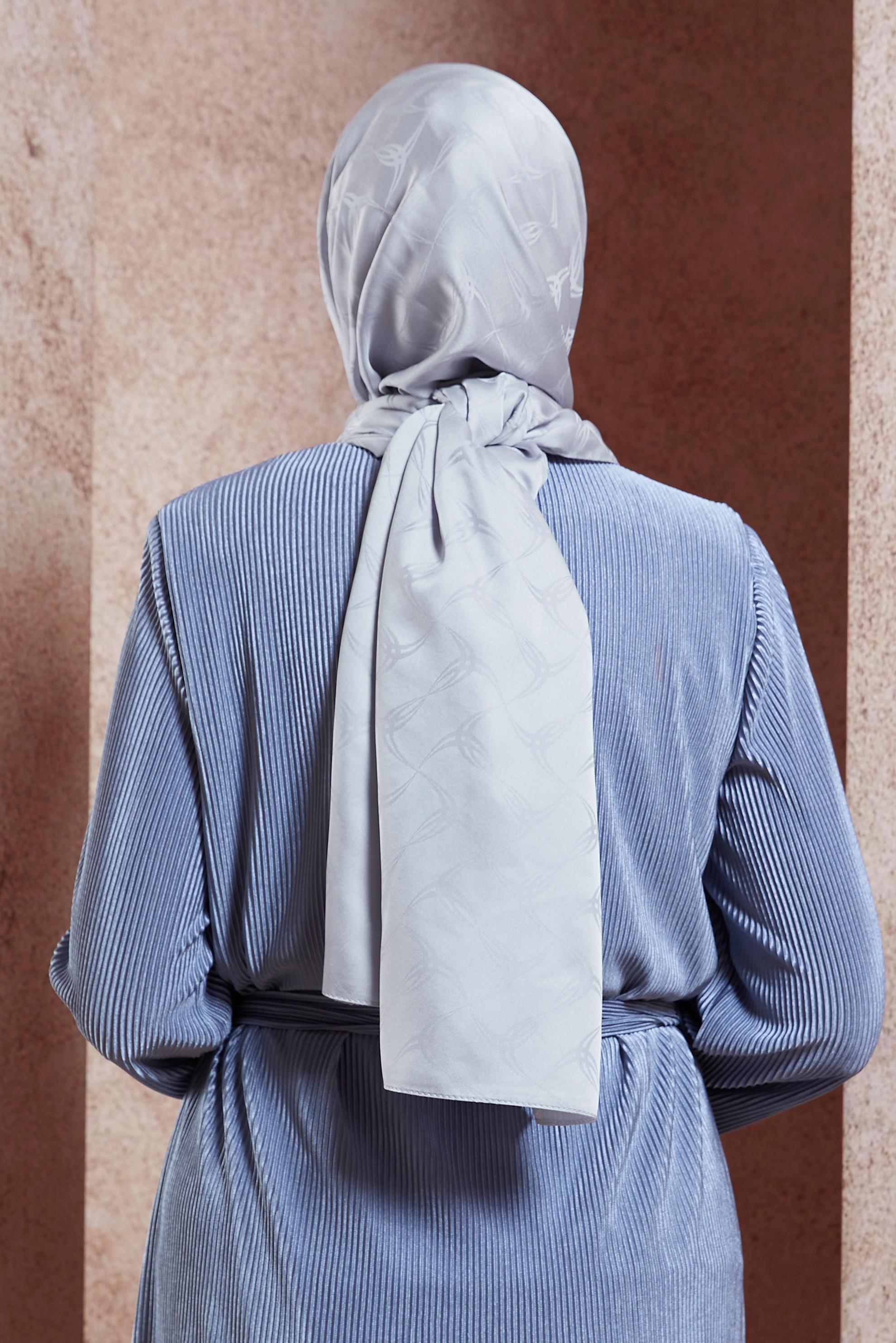 Tesettür giyim GÜMÜŞ ALVINA JAKAR ŞAL 8447