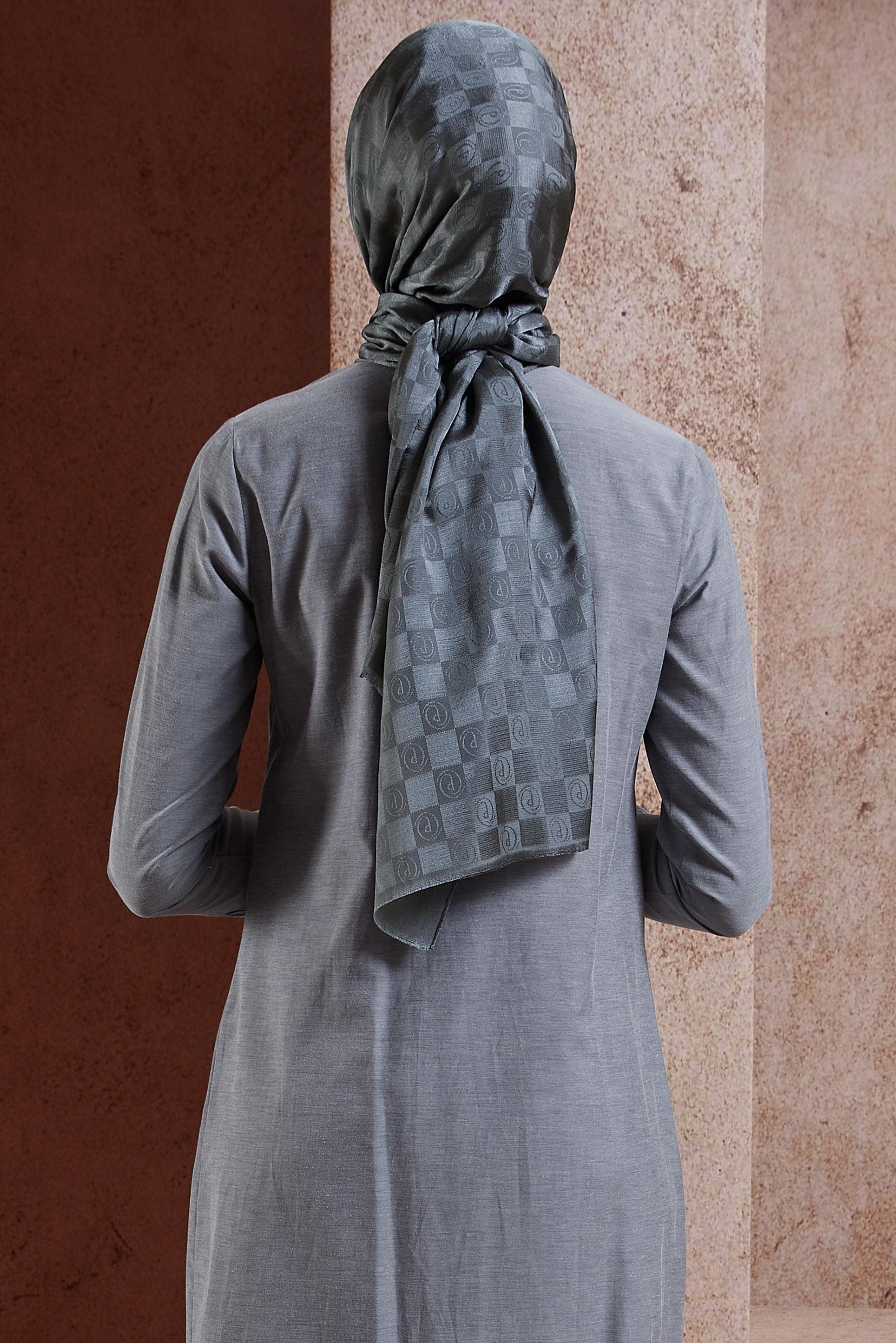Tesettür giyim GRİ ALVİNA MONOGRAM ŞAL 8450