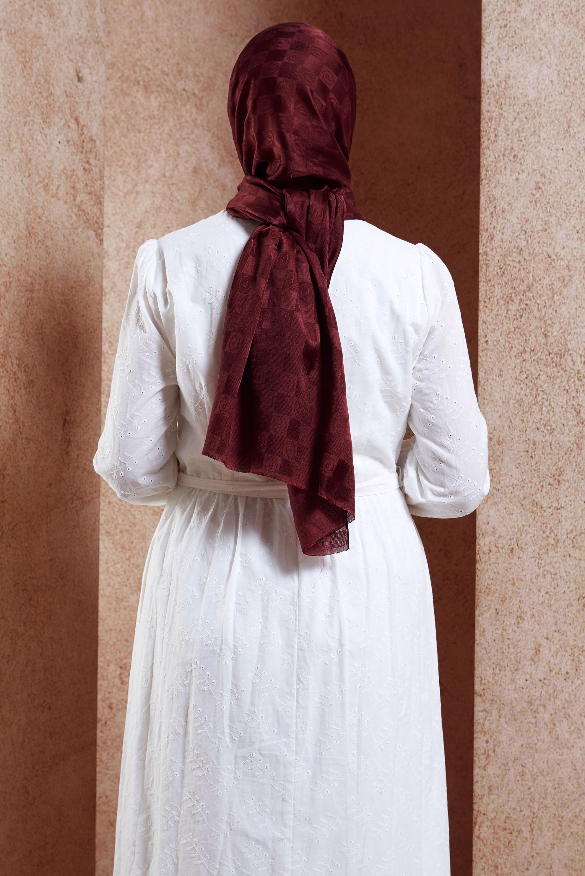 Tesettür giyim BORDO ALVİNA MONOGRAM ŞAL 8450