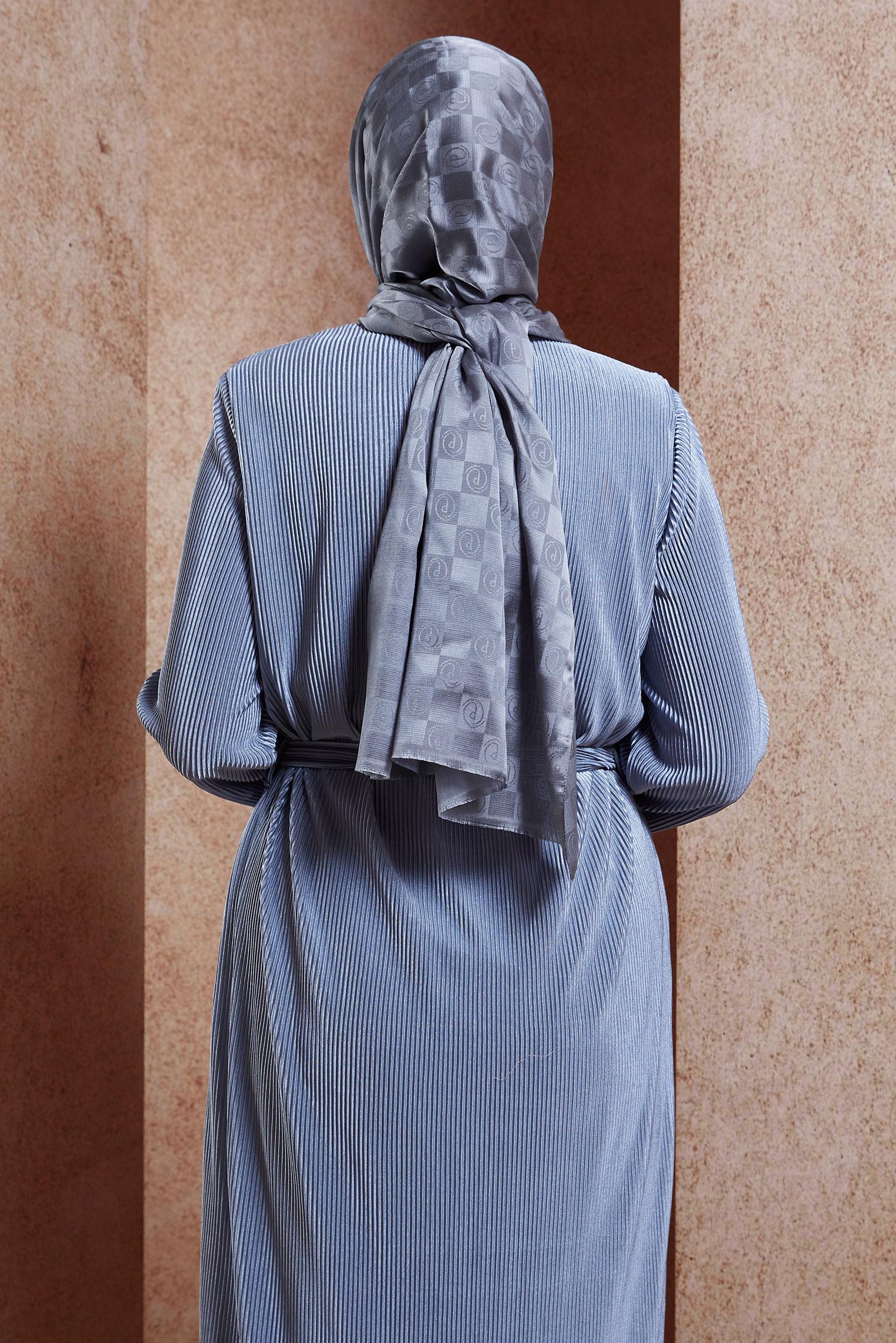 Tesettür giyim GRİ ALVİNA MONOGRAM ŞAL 8450