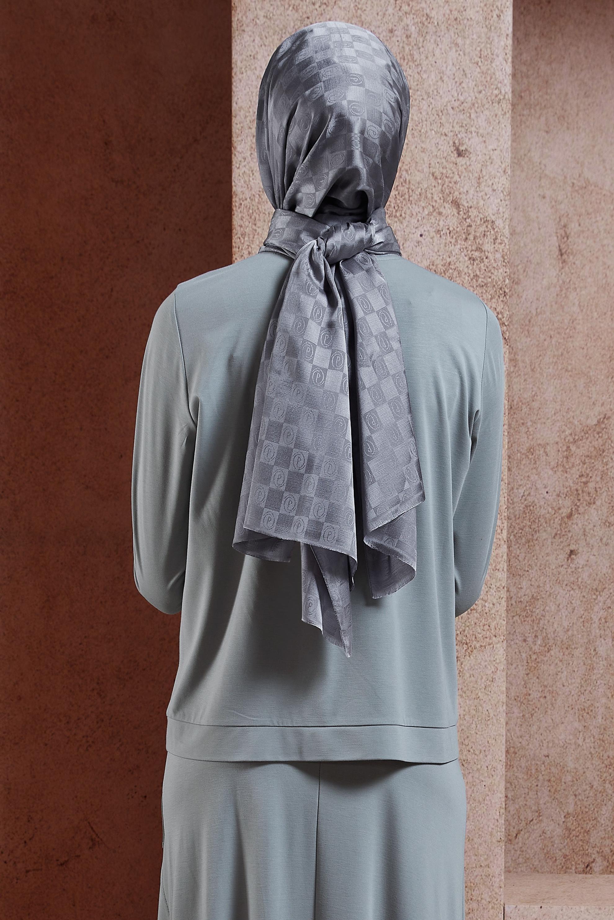 Tesettür giyim GRİ ALVİNA MONOGRAM ŞAL 8450