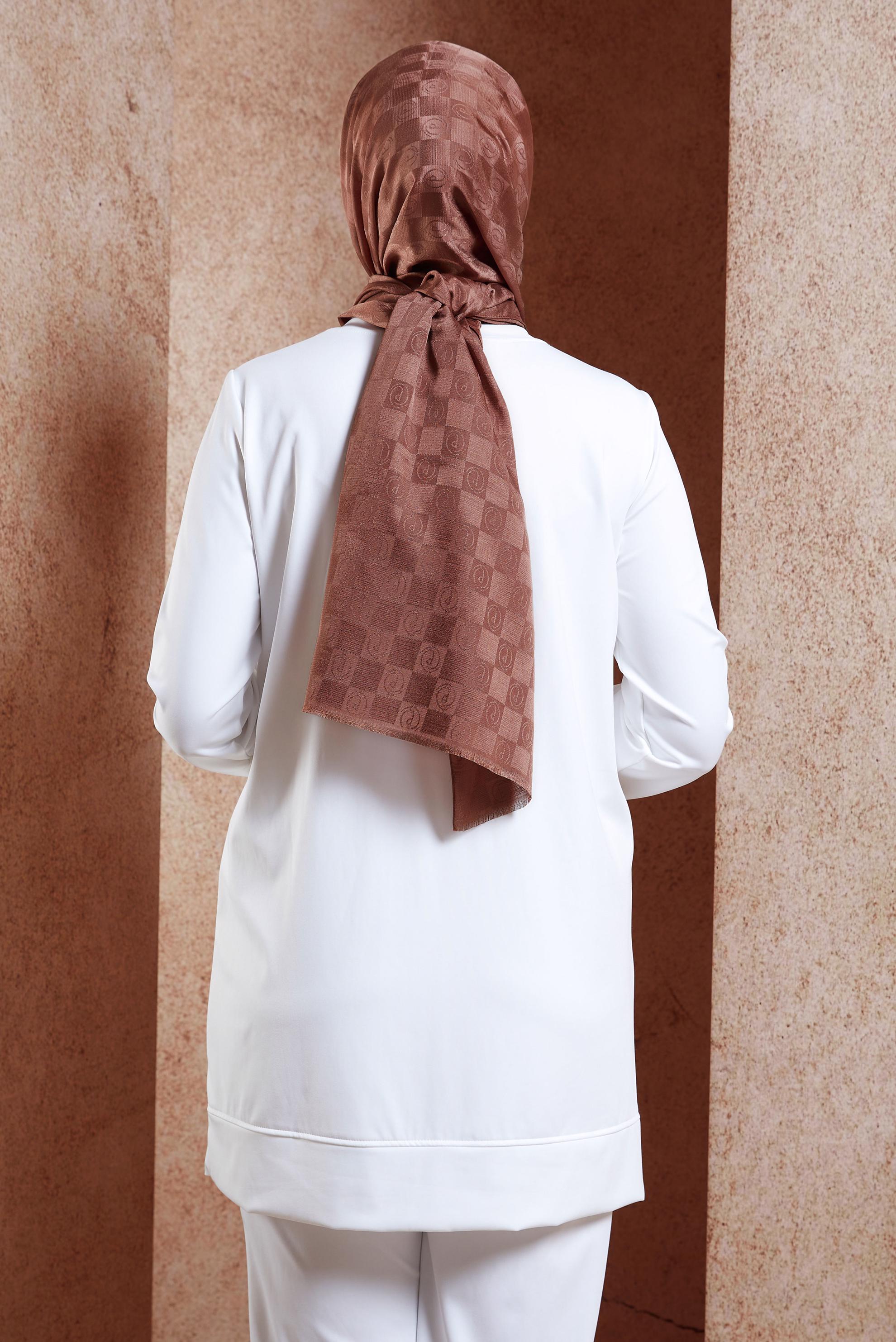 Tesettür giyim PUDRA ALVİNA MONOGRAM ŞAL 8450