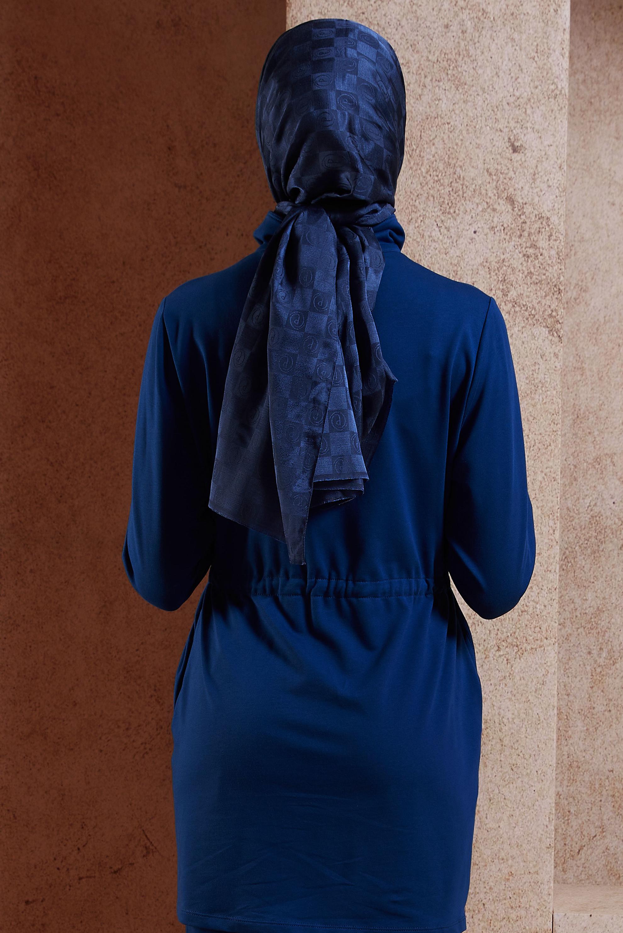 Tesettür giyim MAVİ ALVİNA MONOGRAM ŞAL 8450