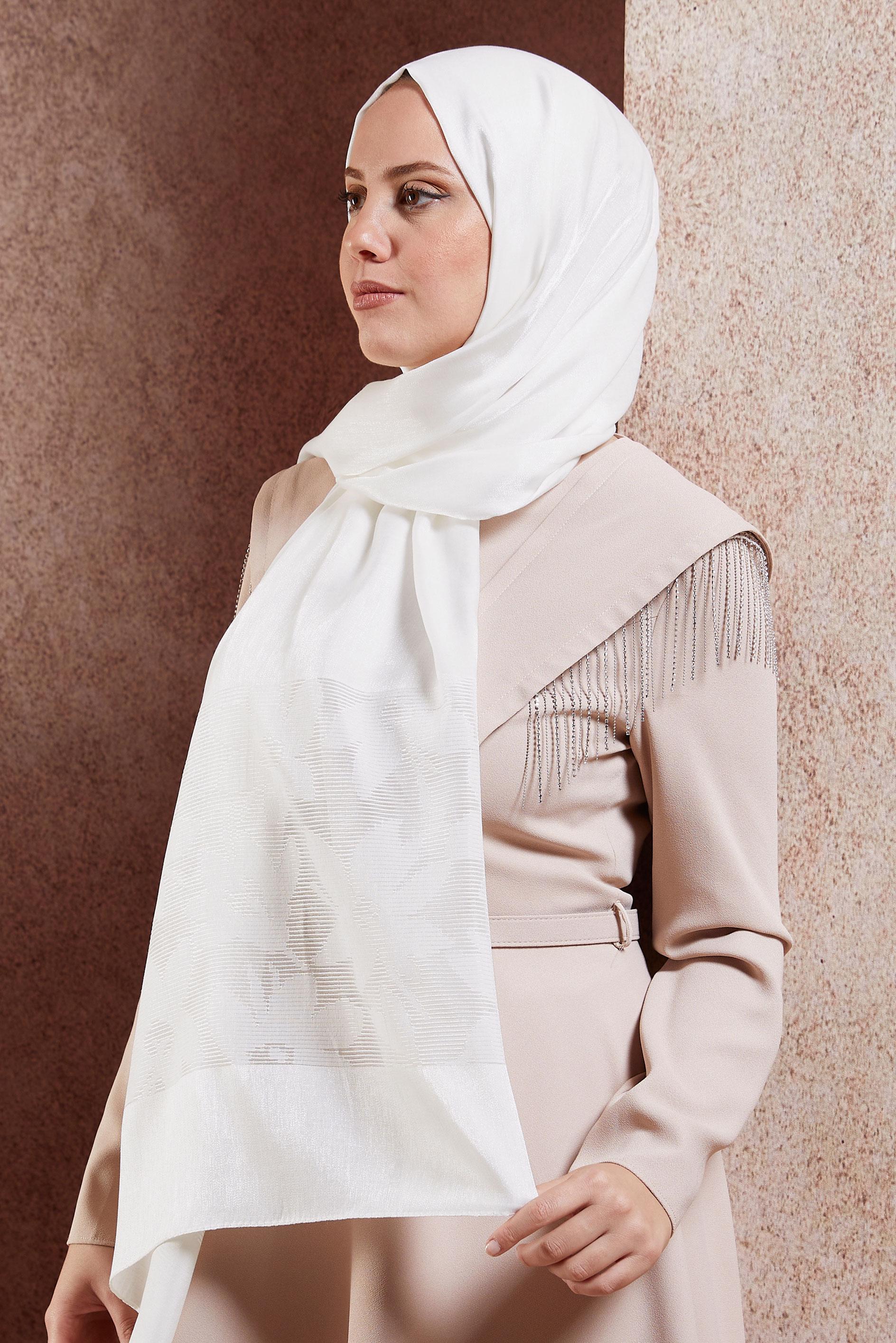 Tesettür giyim BEYAZ ALVİNA ŞAL 8458