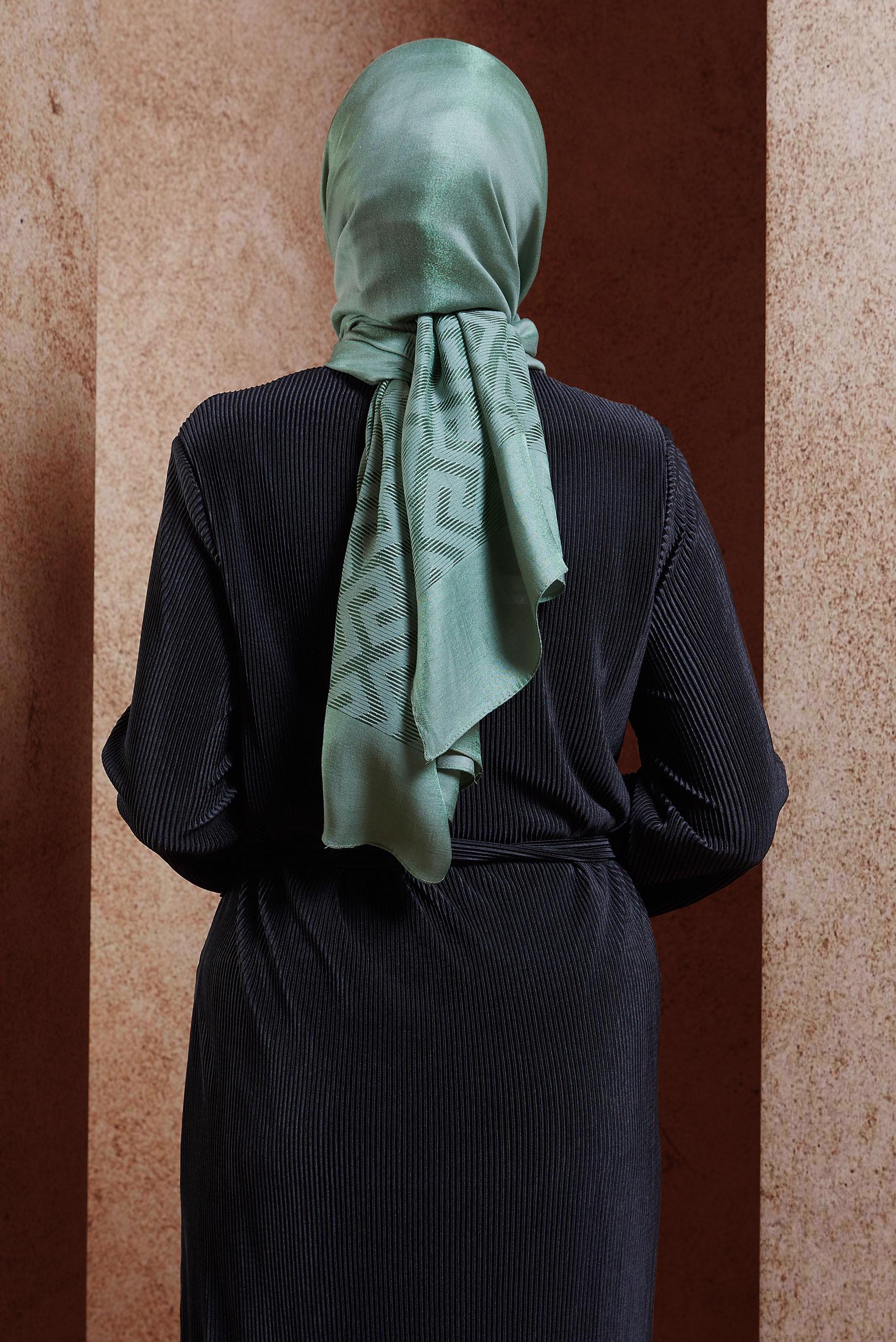 Tesettür giyim YEŞİL ALVİNA MOZAİK DESEN ŞAL 8459