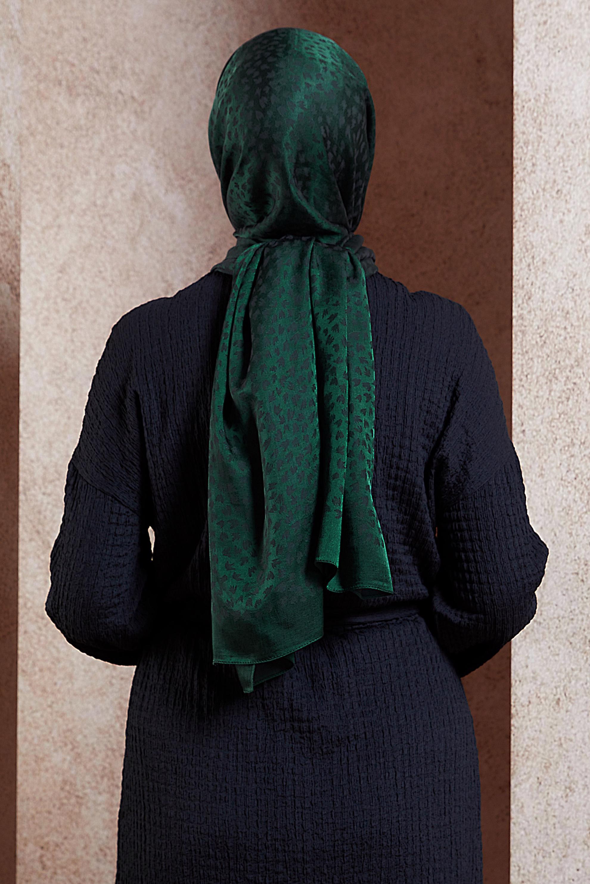 Vêtements hijab VERT CHÂLE À MOTIFS ALVINA 8460