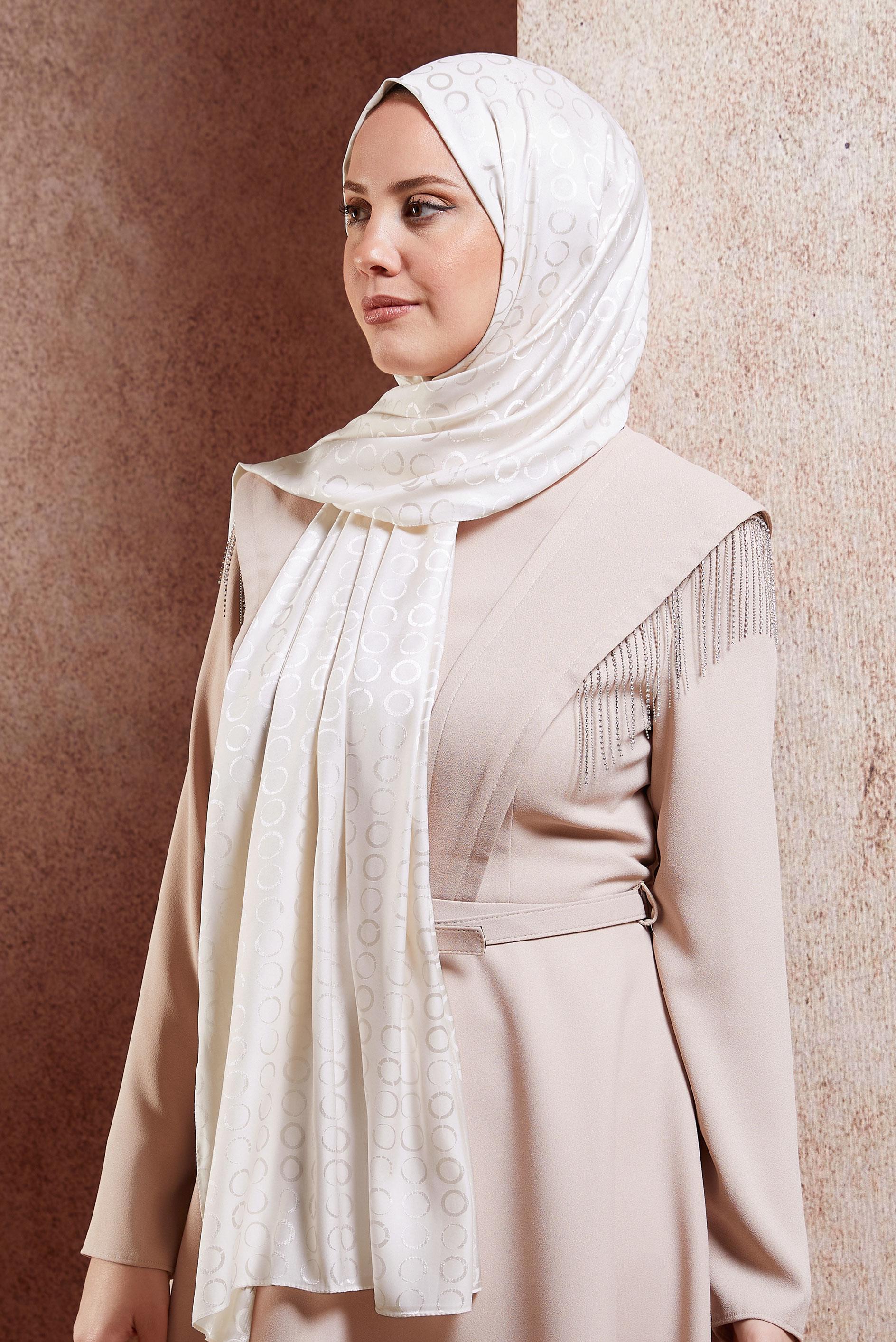 Tesettür giyim BEJ ALVİNA JAKARLI ŞAL 8463