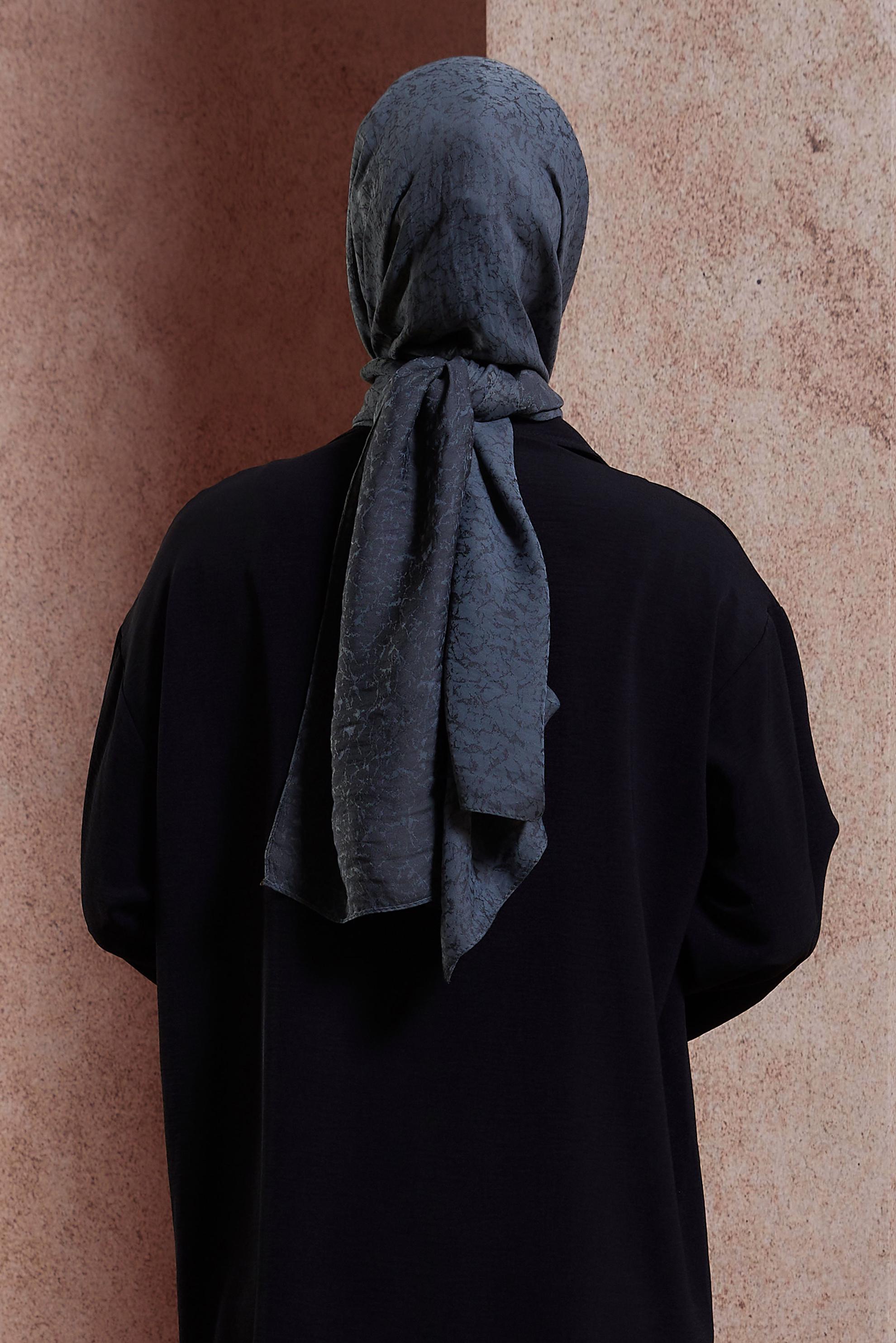 Tesettür giyim GRİ ALVİNA JAKARLI ŞAL 8427