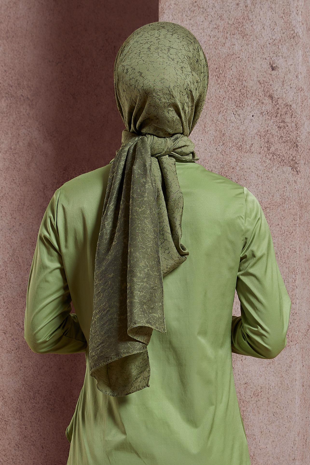 Tesettür giyim HAKİ ALVİNA JAKARLI ŞAL 8427