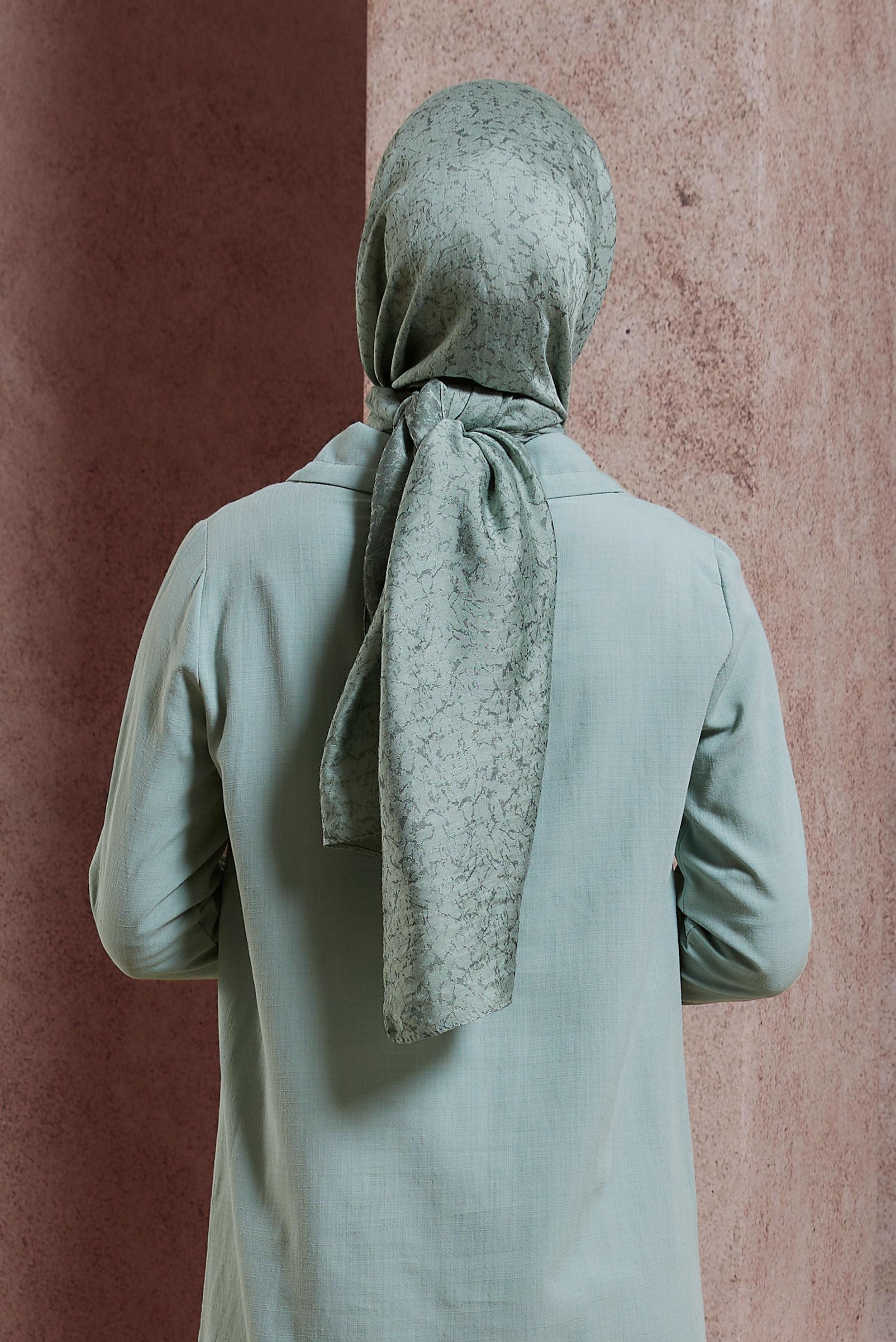 Tesettür giyim YEŞİL ALVİNA JAKARLI ŞAL 8427