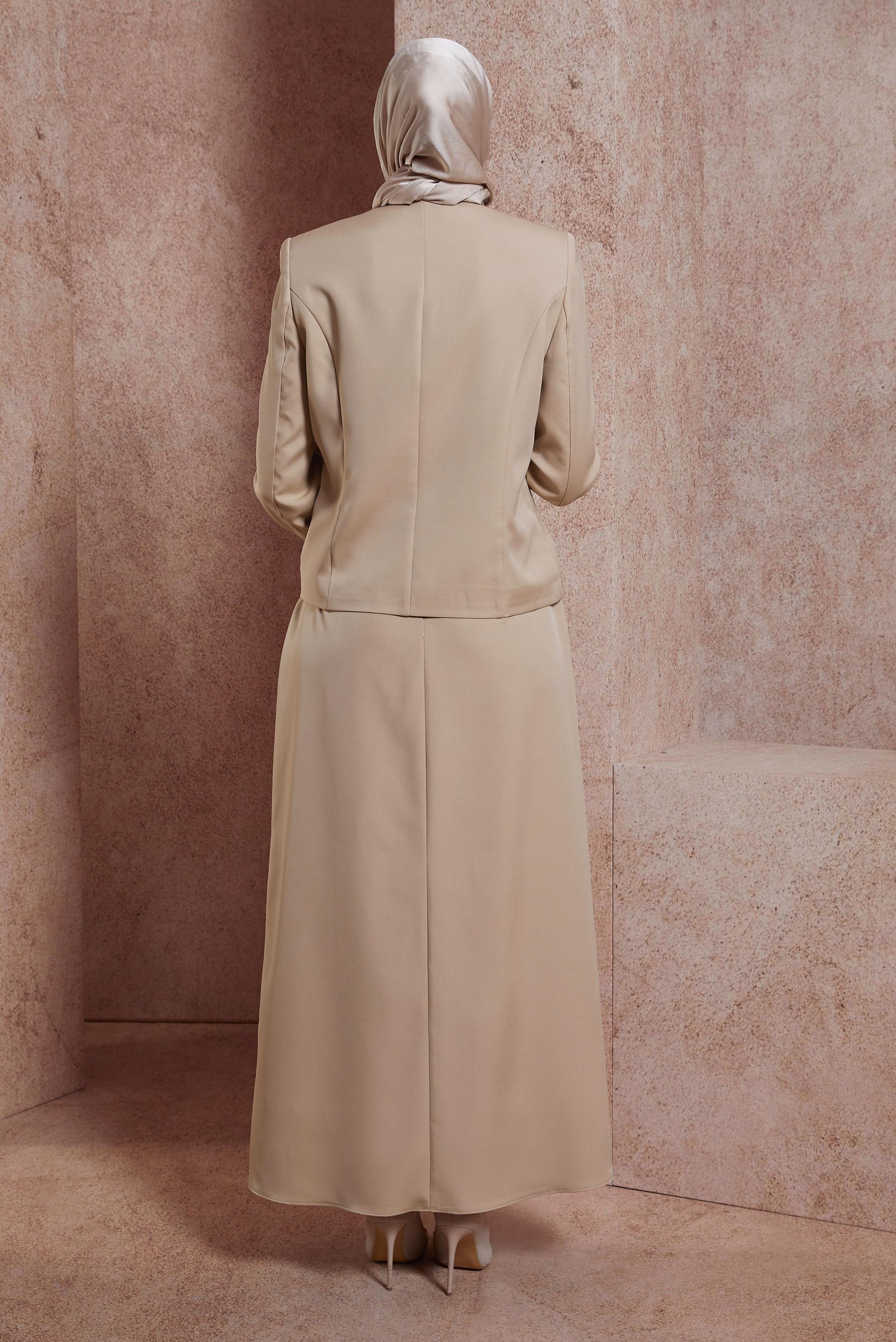 Tesettür giyim BEJ DÜĞME DETAYLI ETEKLİ TAKIM 30426