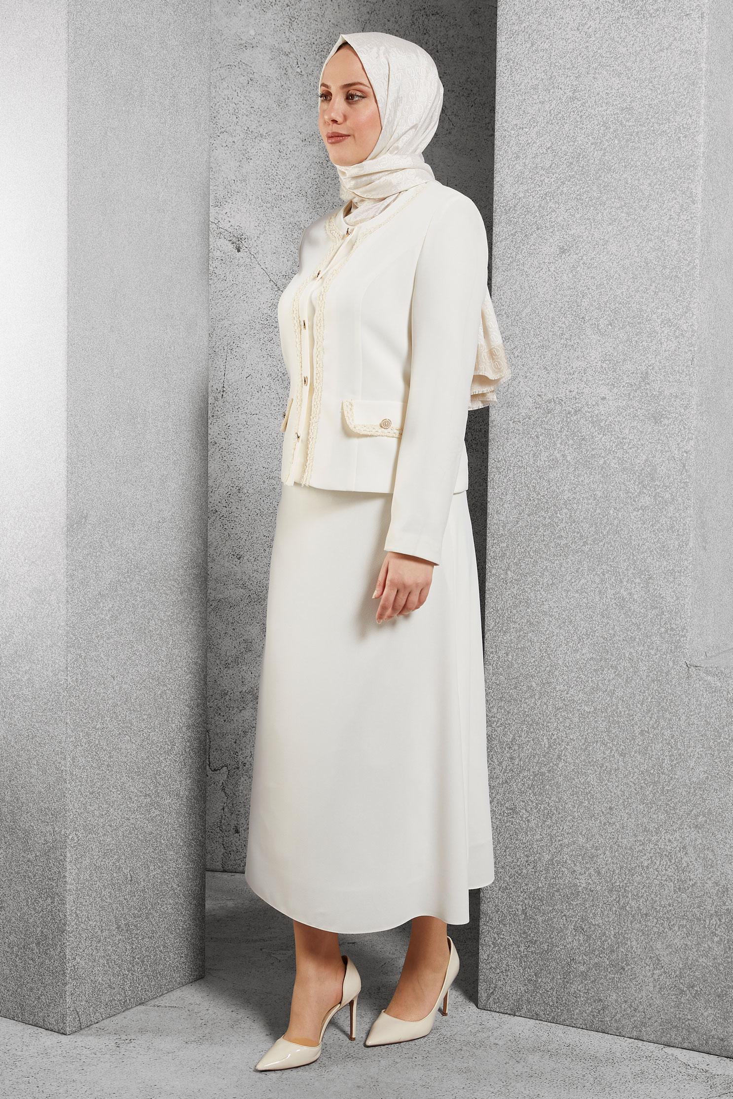 Tesettür giyim BEYAZ DÜĞMELİ ETEKLİ TAKIM 30428