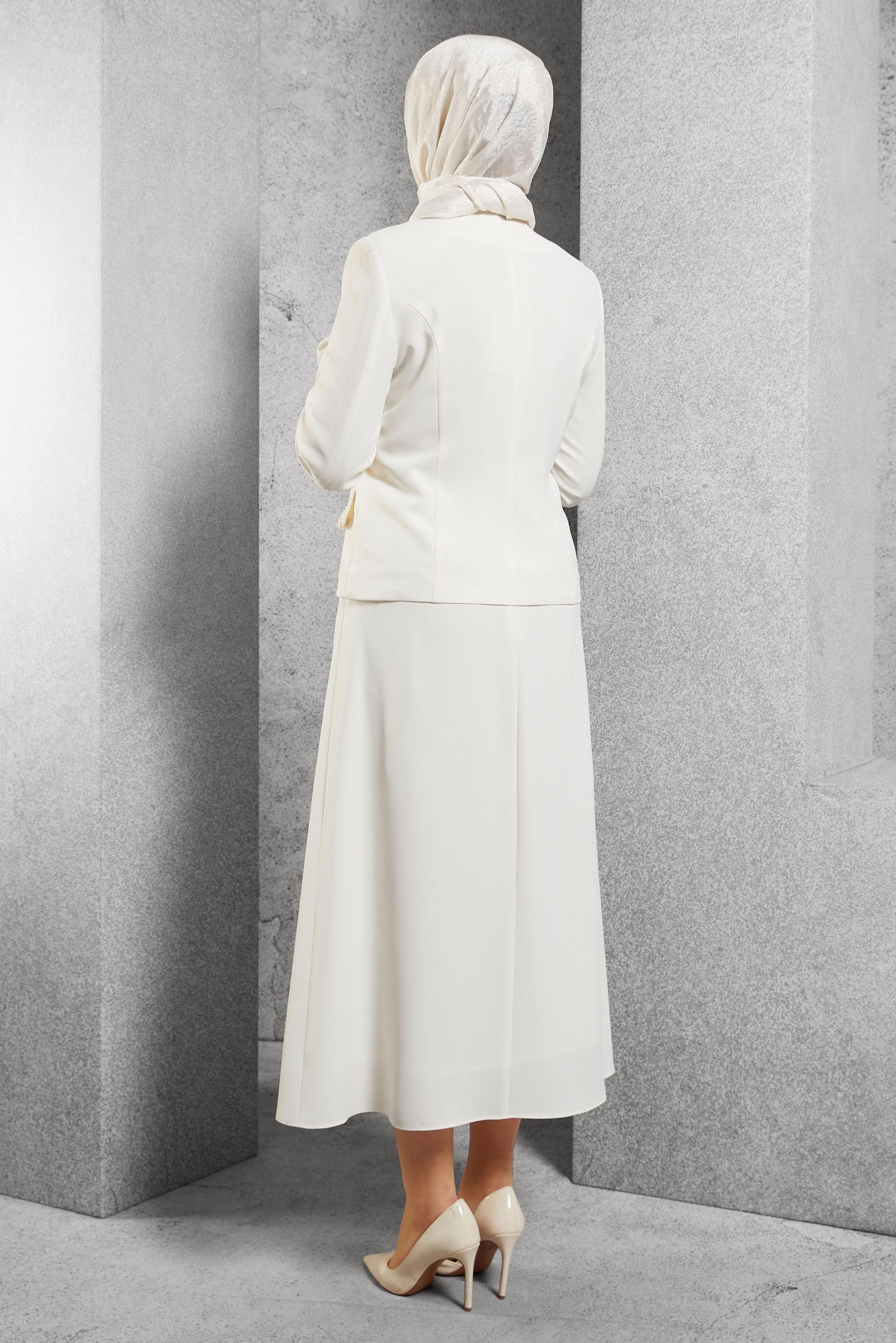 Tesettür giyim BEYAZ DÜĞMELİ ETEKLİ TAKIM 30428